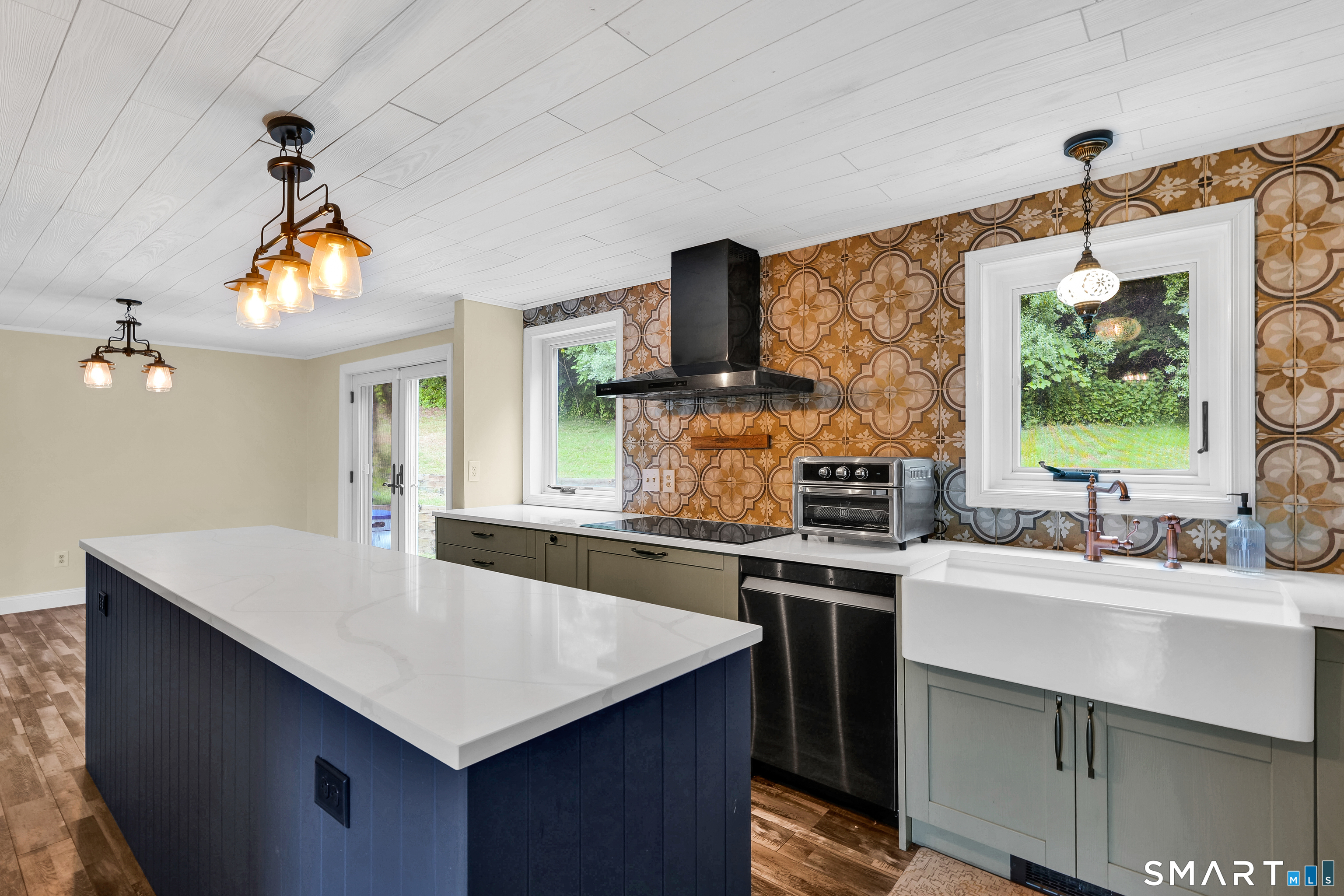 9 Candlewood Lane Property Photo 5