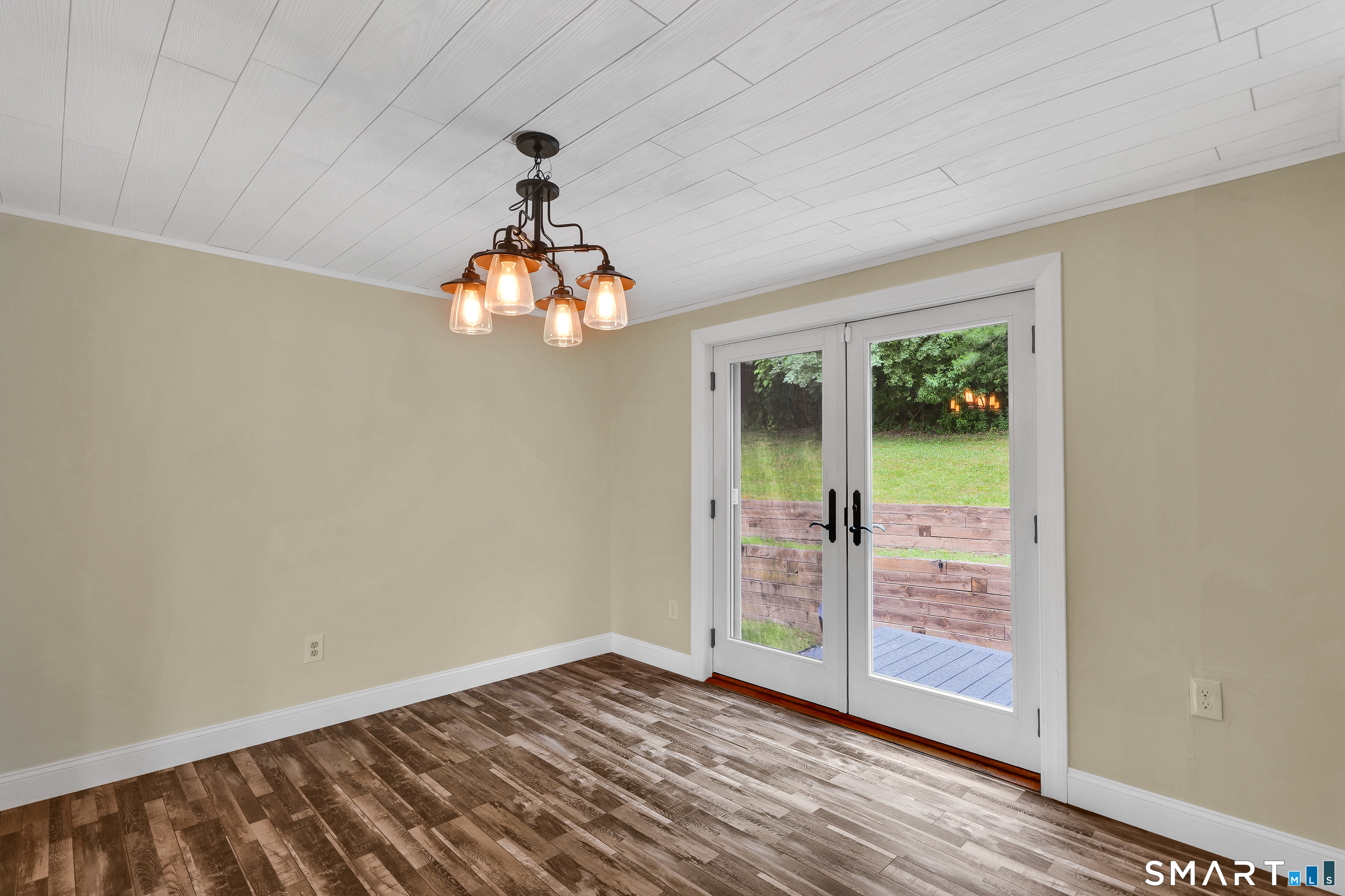 9 Candlewood Lane Property Photo 14