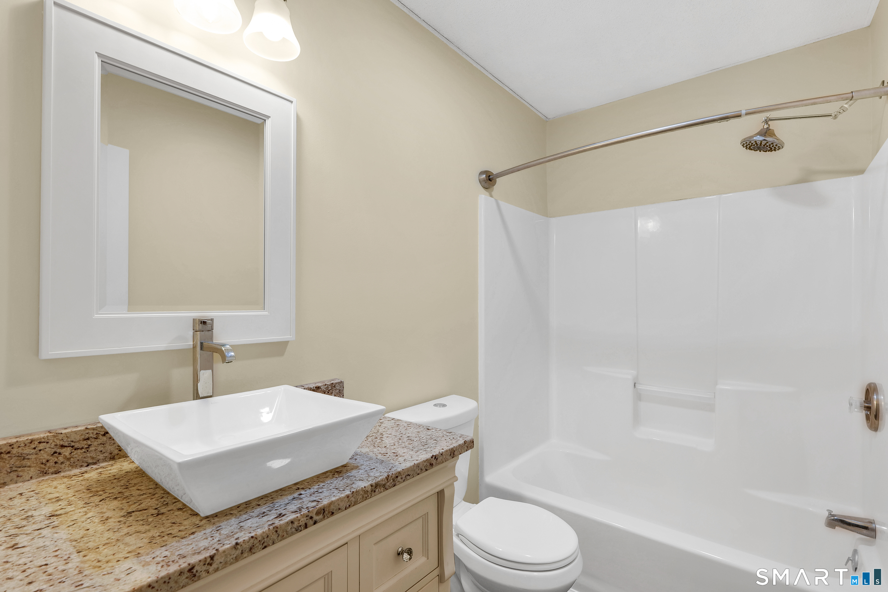 9 Candlewood Lane Property Photo 21