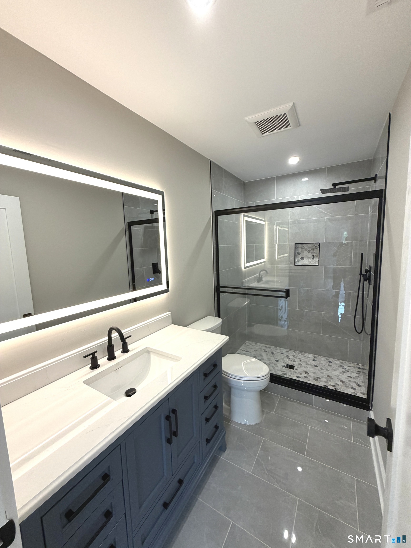 17 Dracut Avenue Property Photo 19
