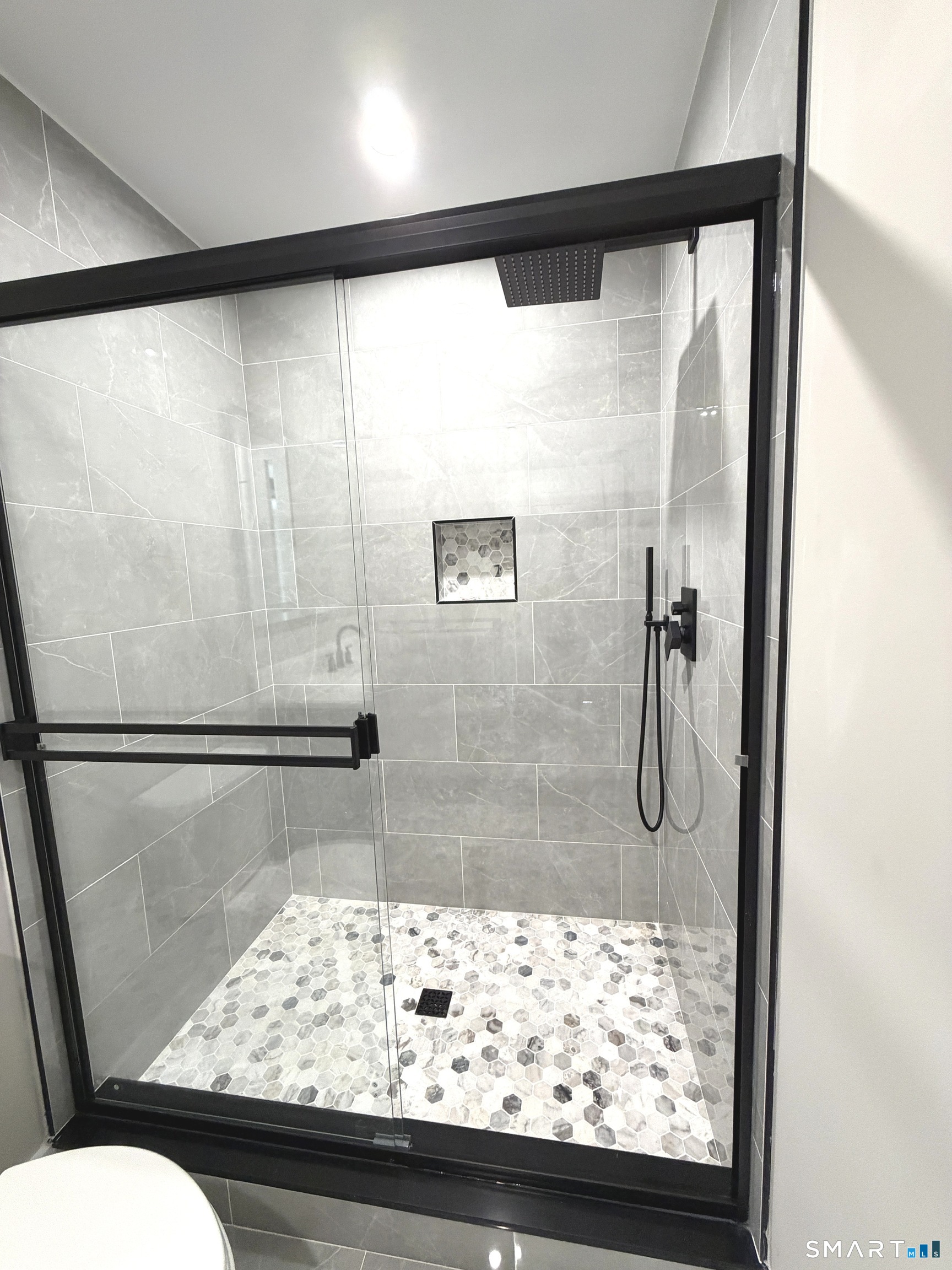 17 Dracut Avenue Property Photo 21