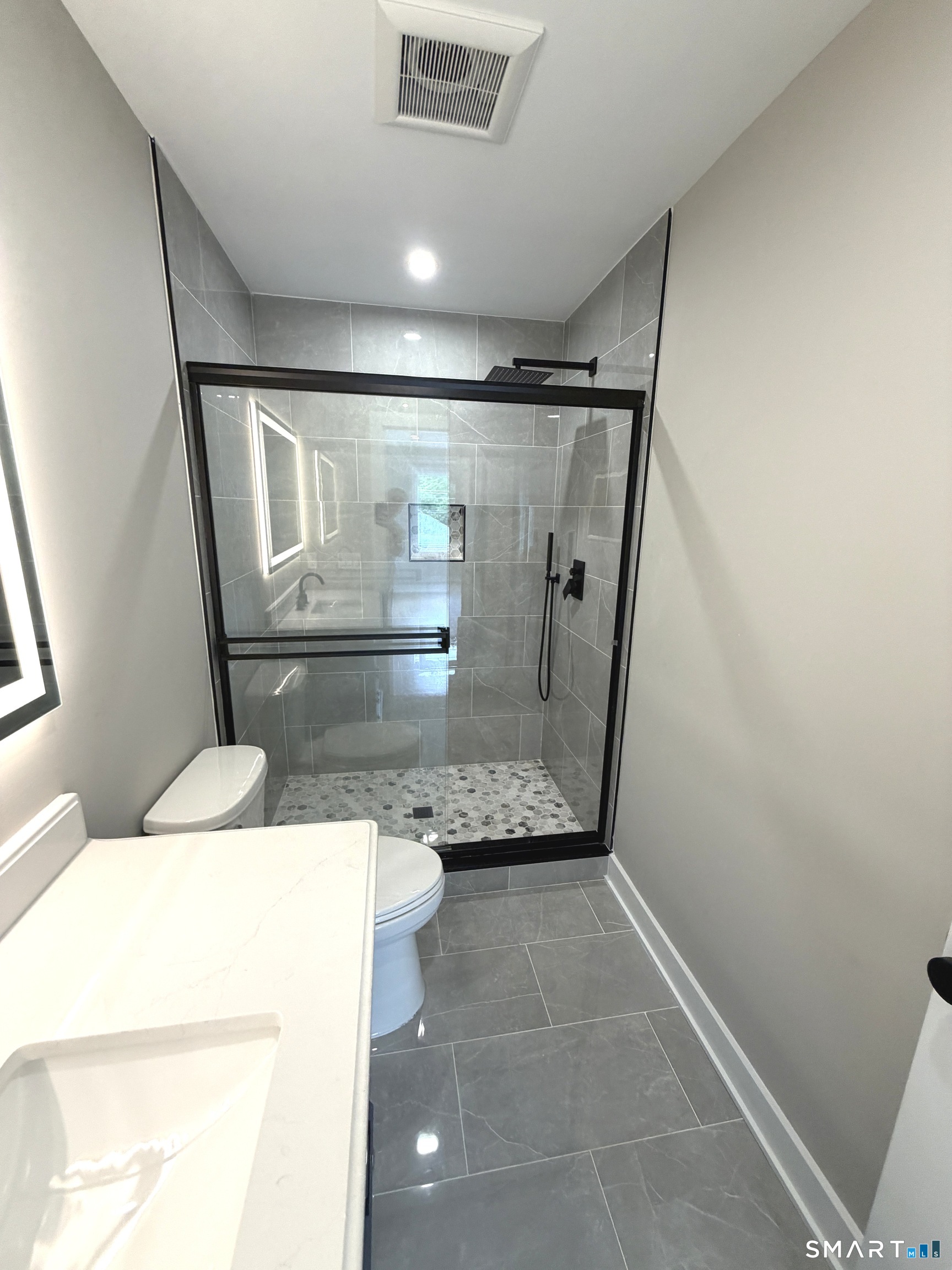 17 Dracut Avenue Property Photo 22