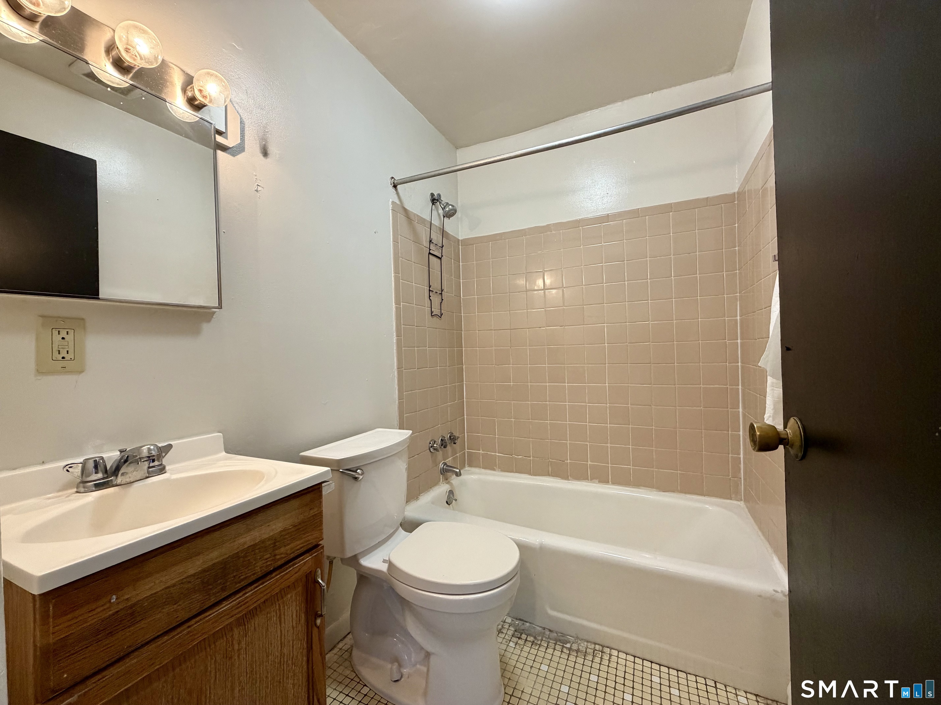 85-87 Union C5 Avenue Property Photo 8