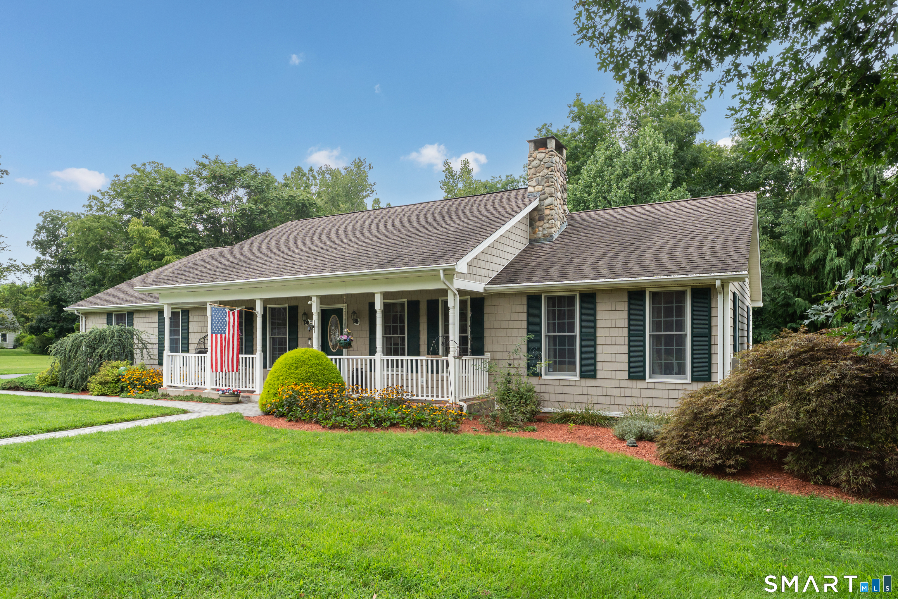 14 Oak Street Property Photo 2