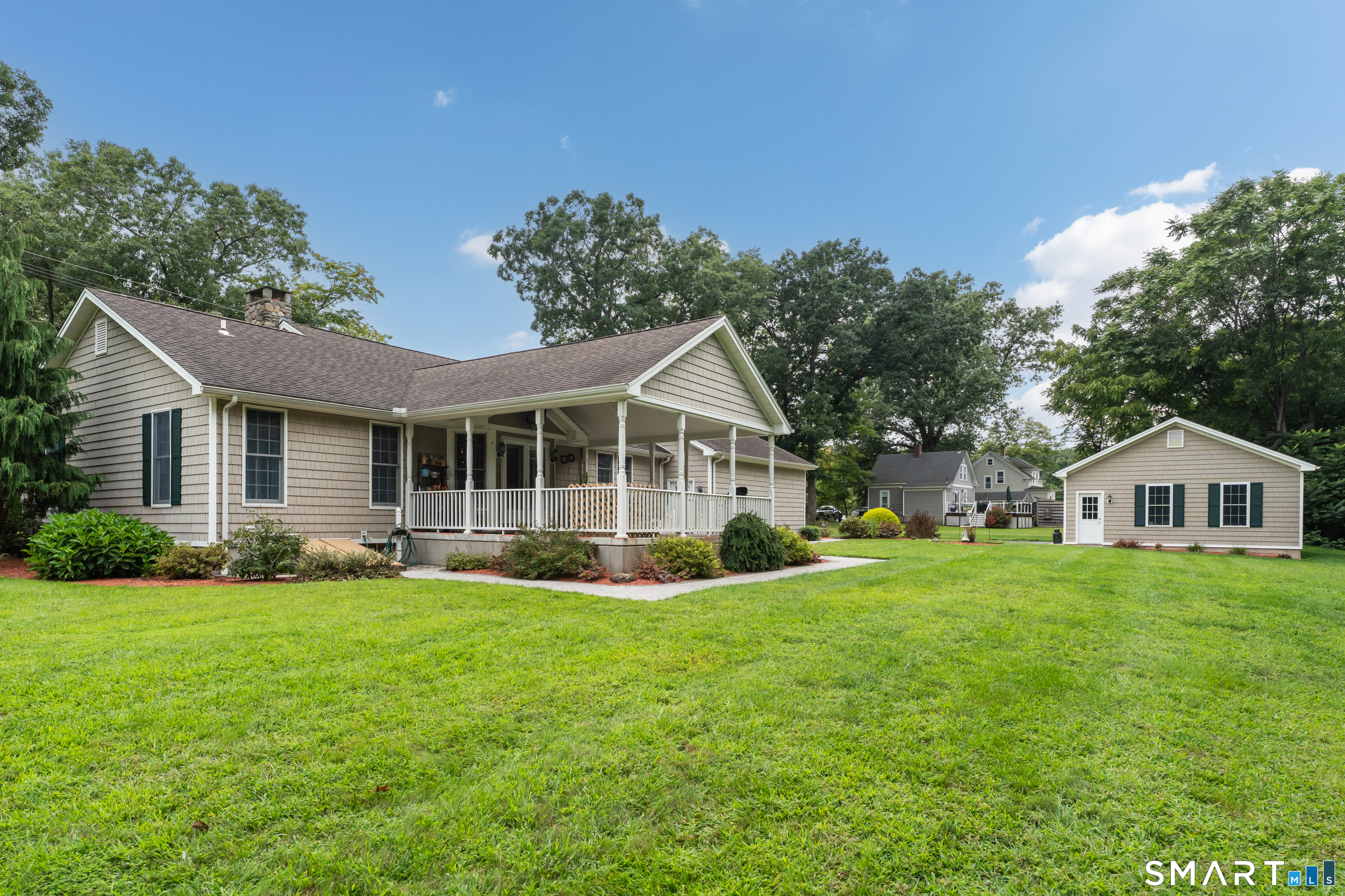 14 Oak Street Property Photo 4