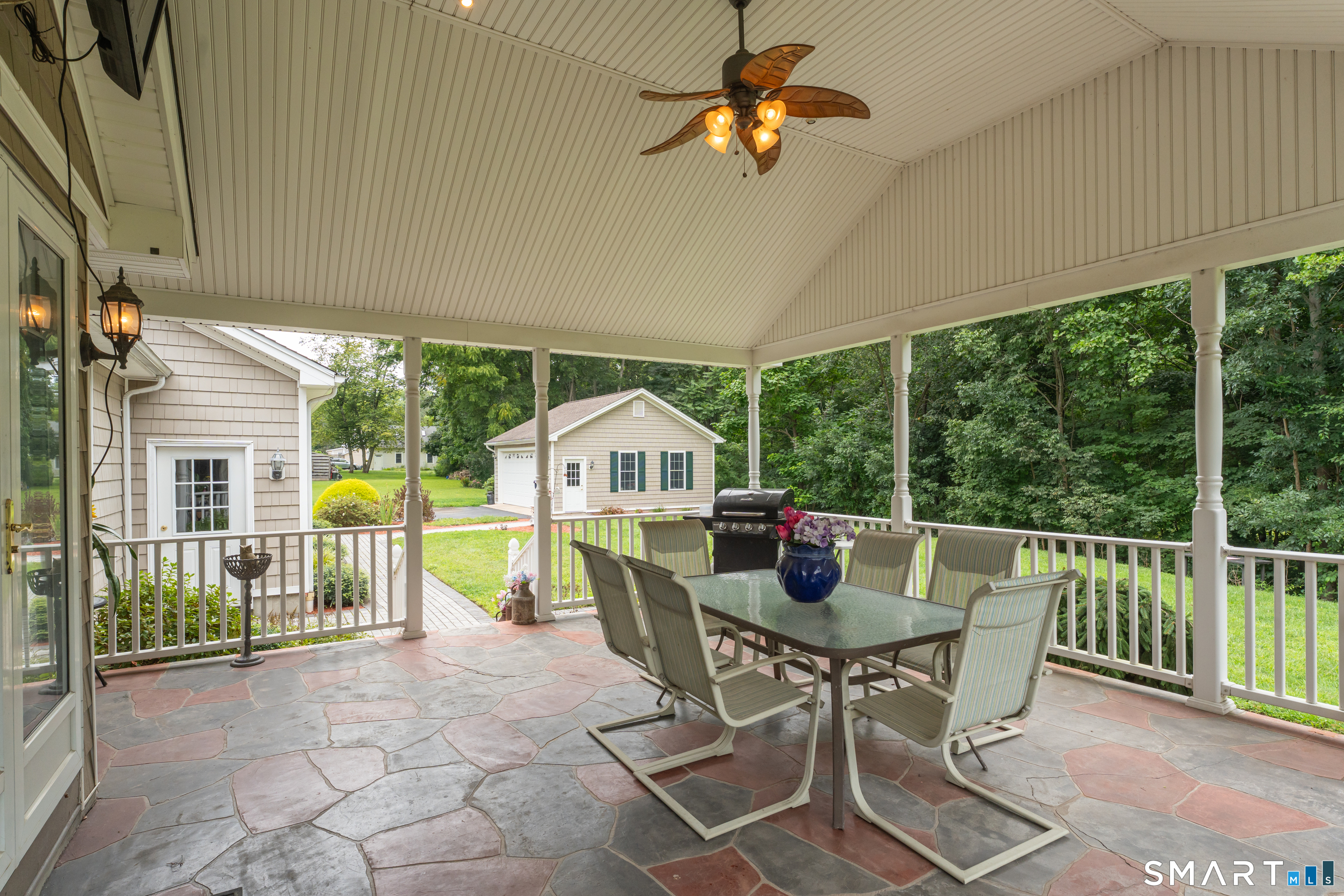14 Oak Street Property Photo 6