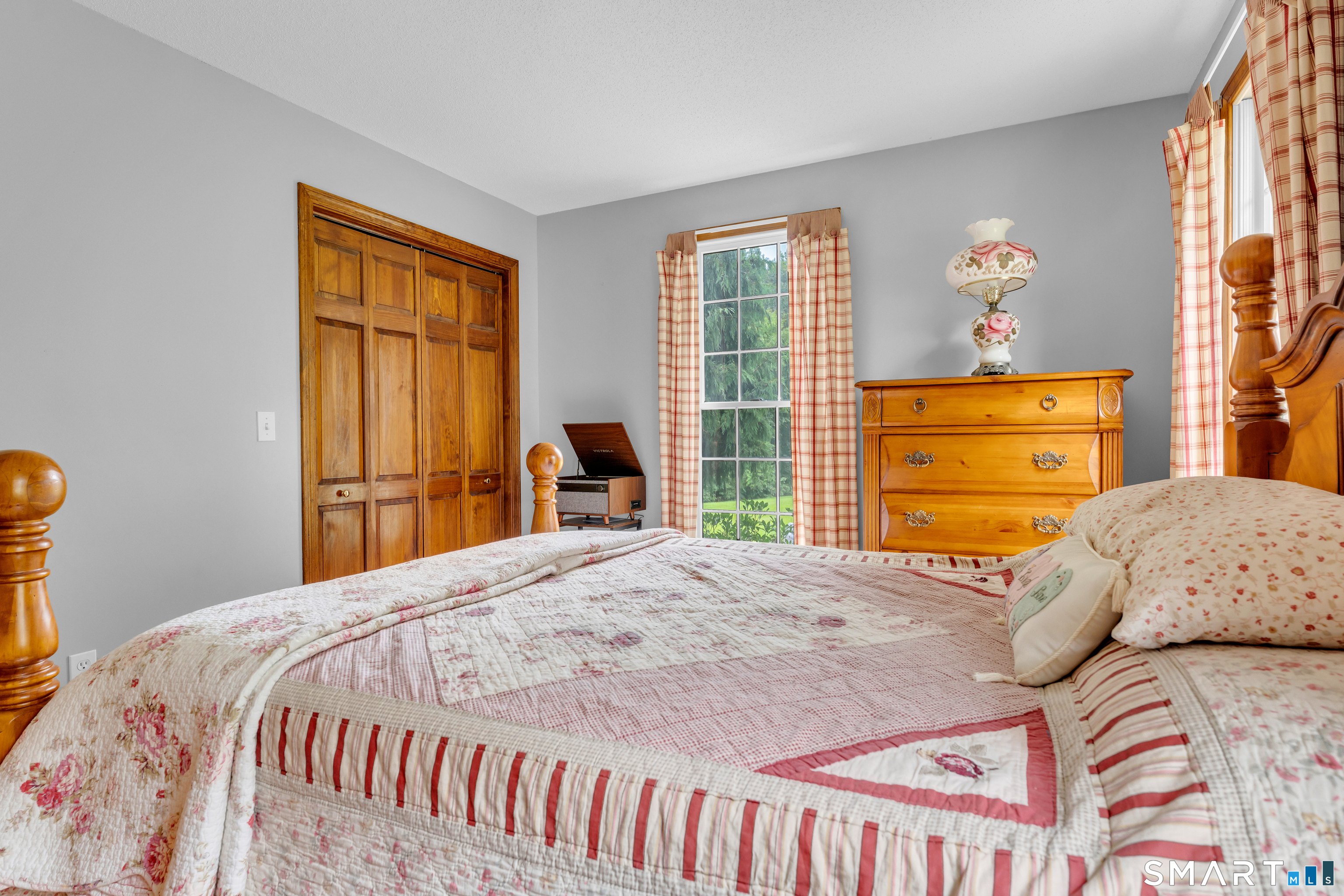 14 Oak Street Property Photo 31