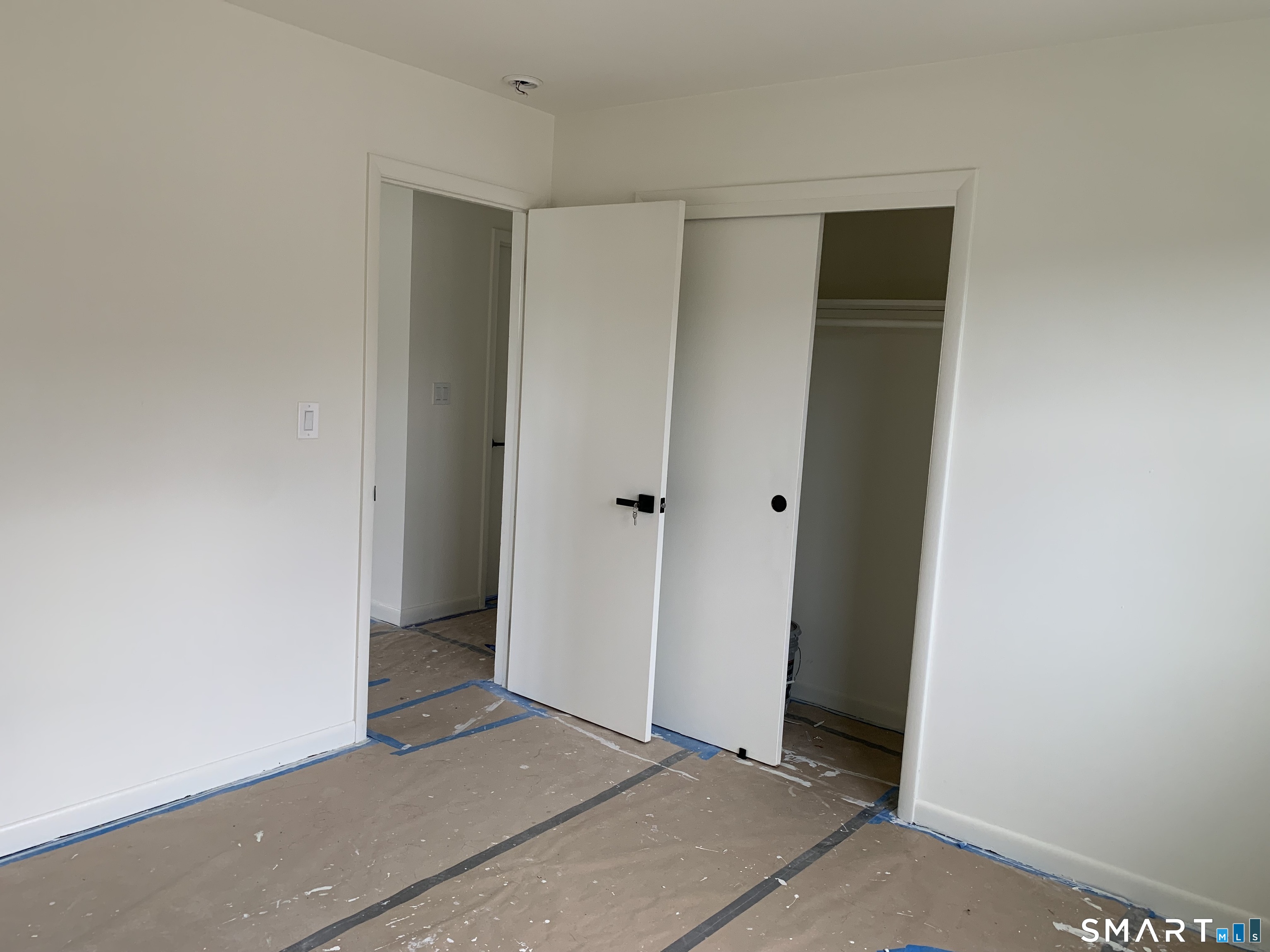 42 Pine 2 Floor Street Property Photo 3