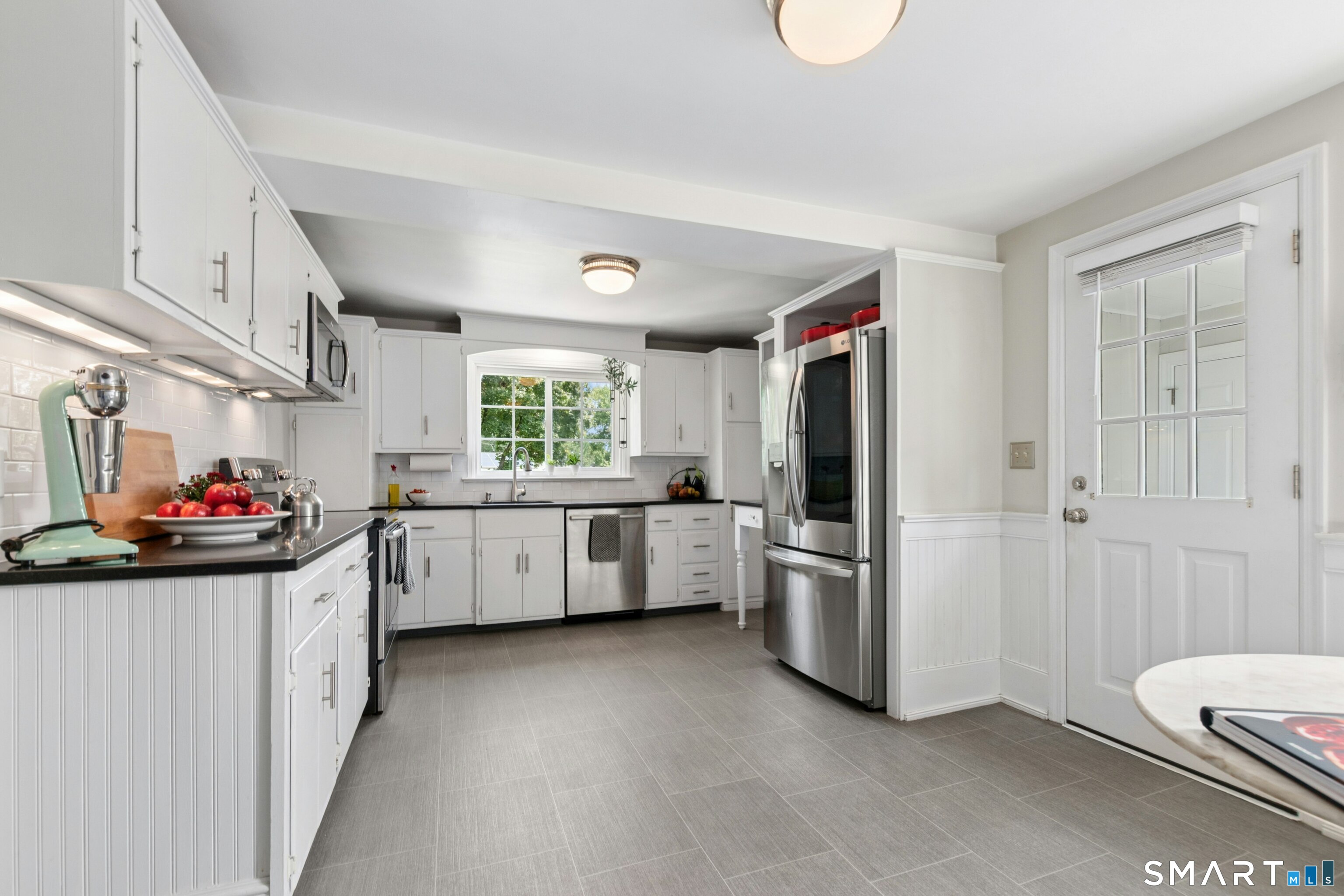 122 Strawberry Hill Avenue Property Photo 11