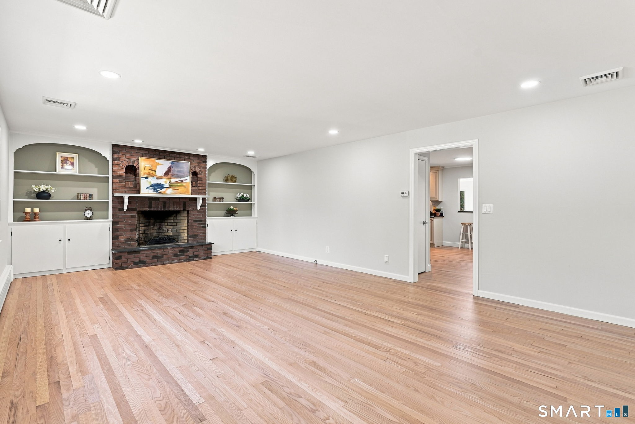 16 Ezra Street Property Photo 5