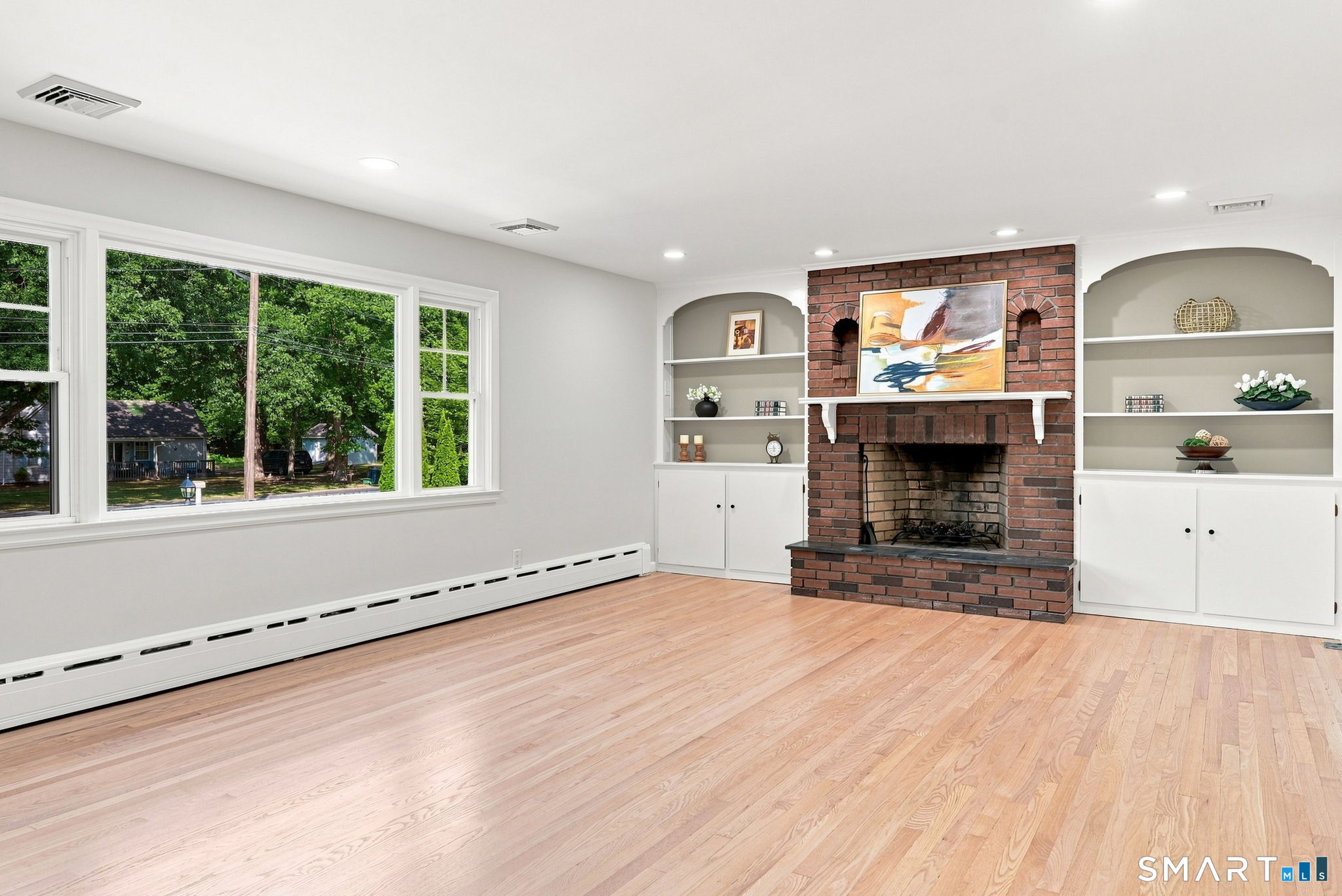 16 Ezra Street Property Photo 6