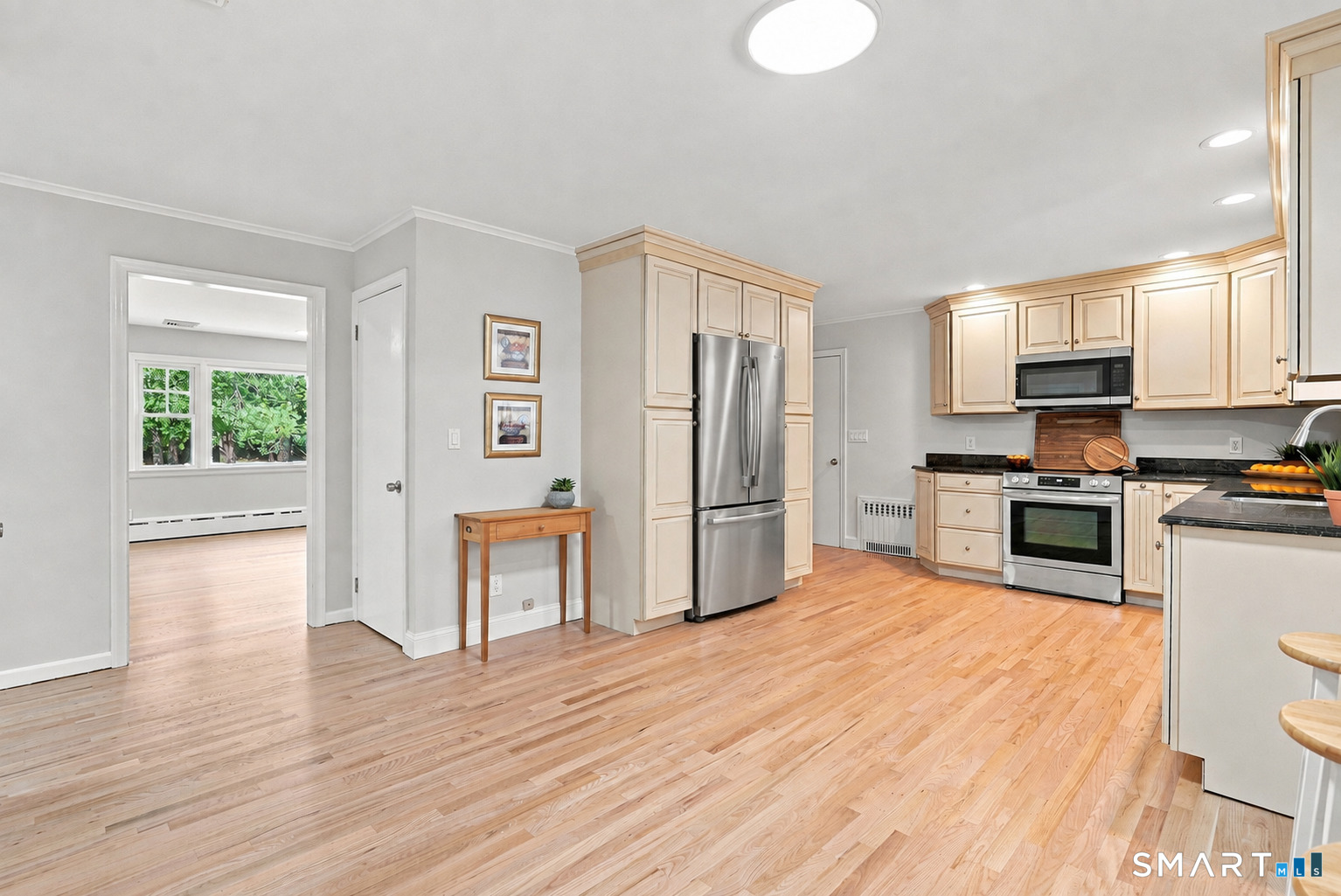 16 Ezra Street Property Photo 9