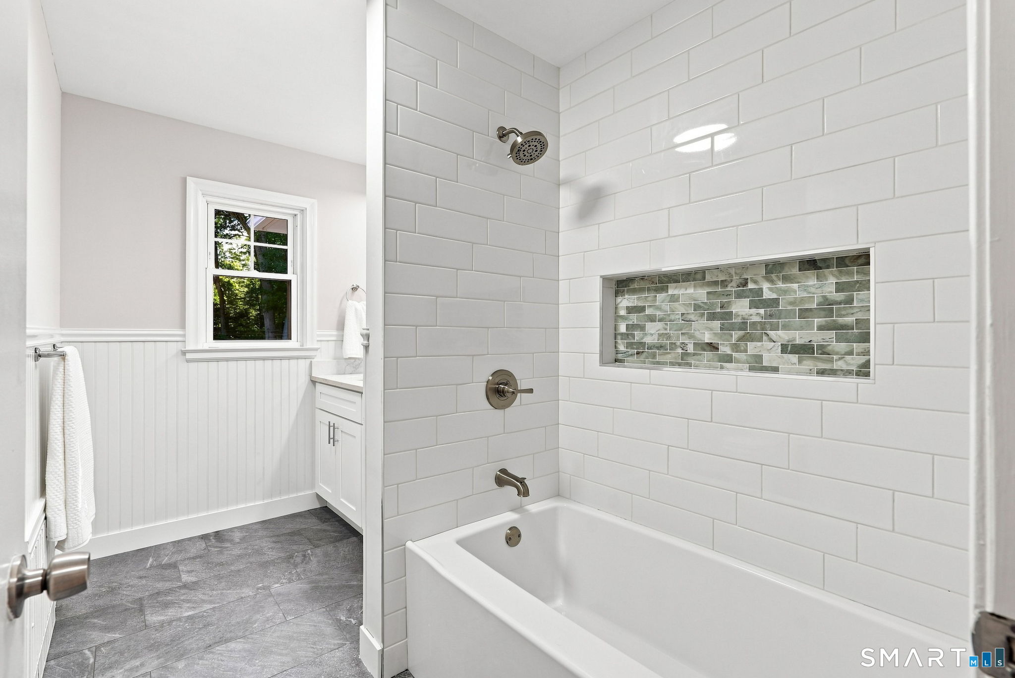16 Ezra Street Property Photo 24
