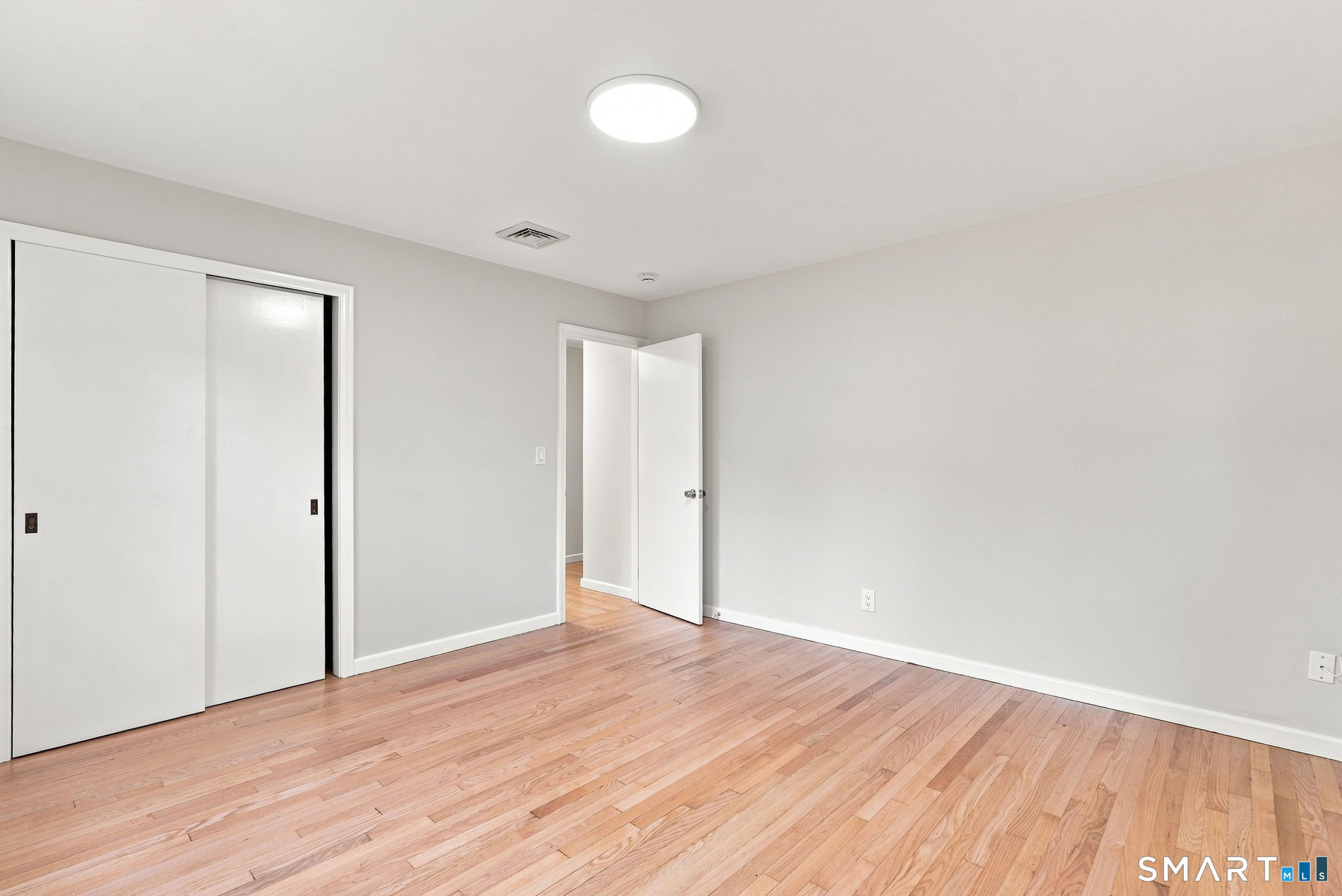 16 Ezra Street Property Photo 26