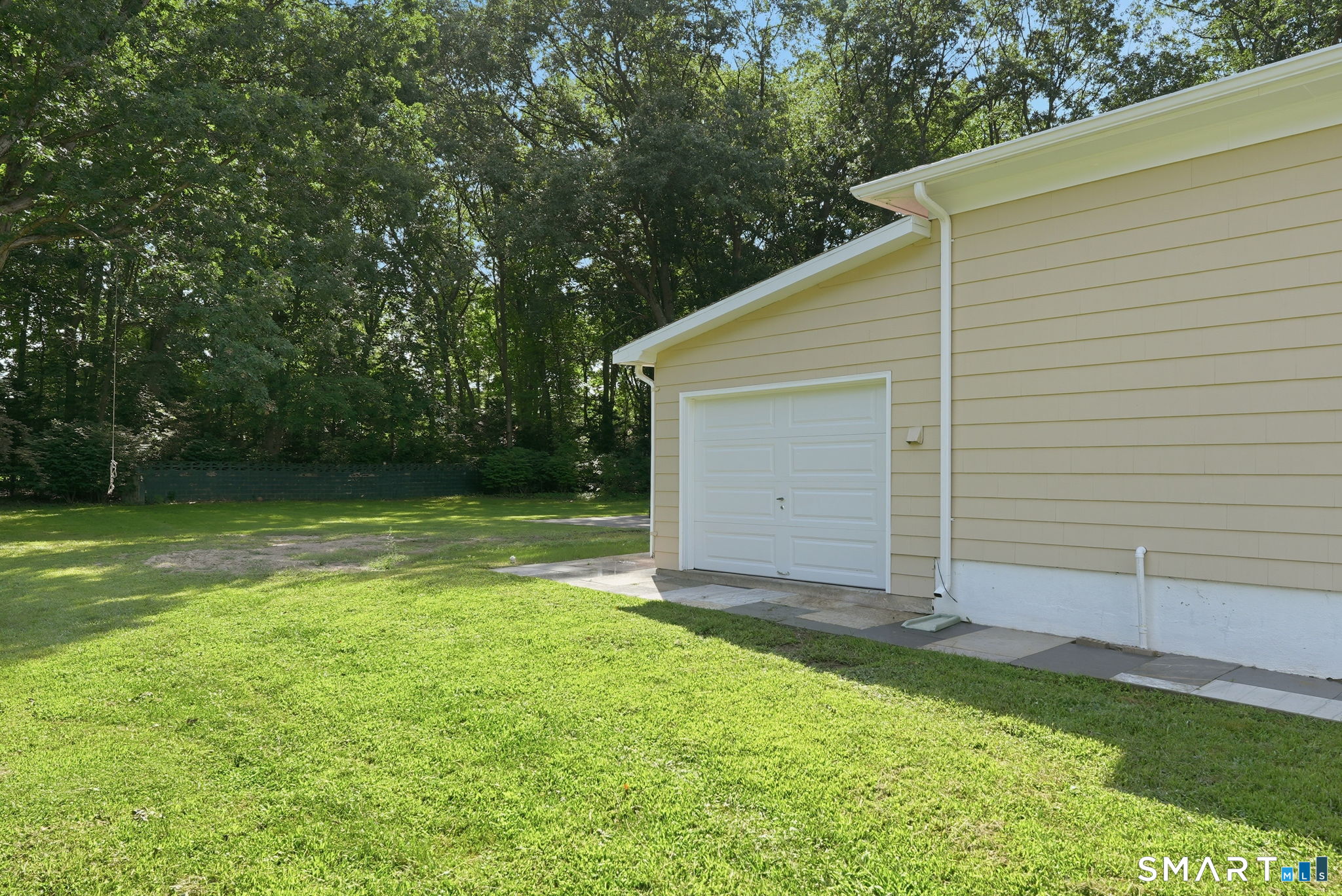 16 Ezra Street Property Photo 32