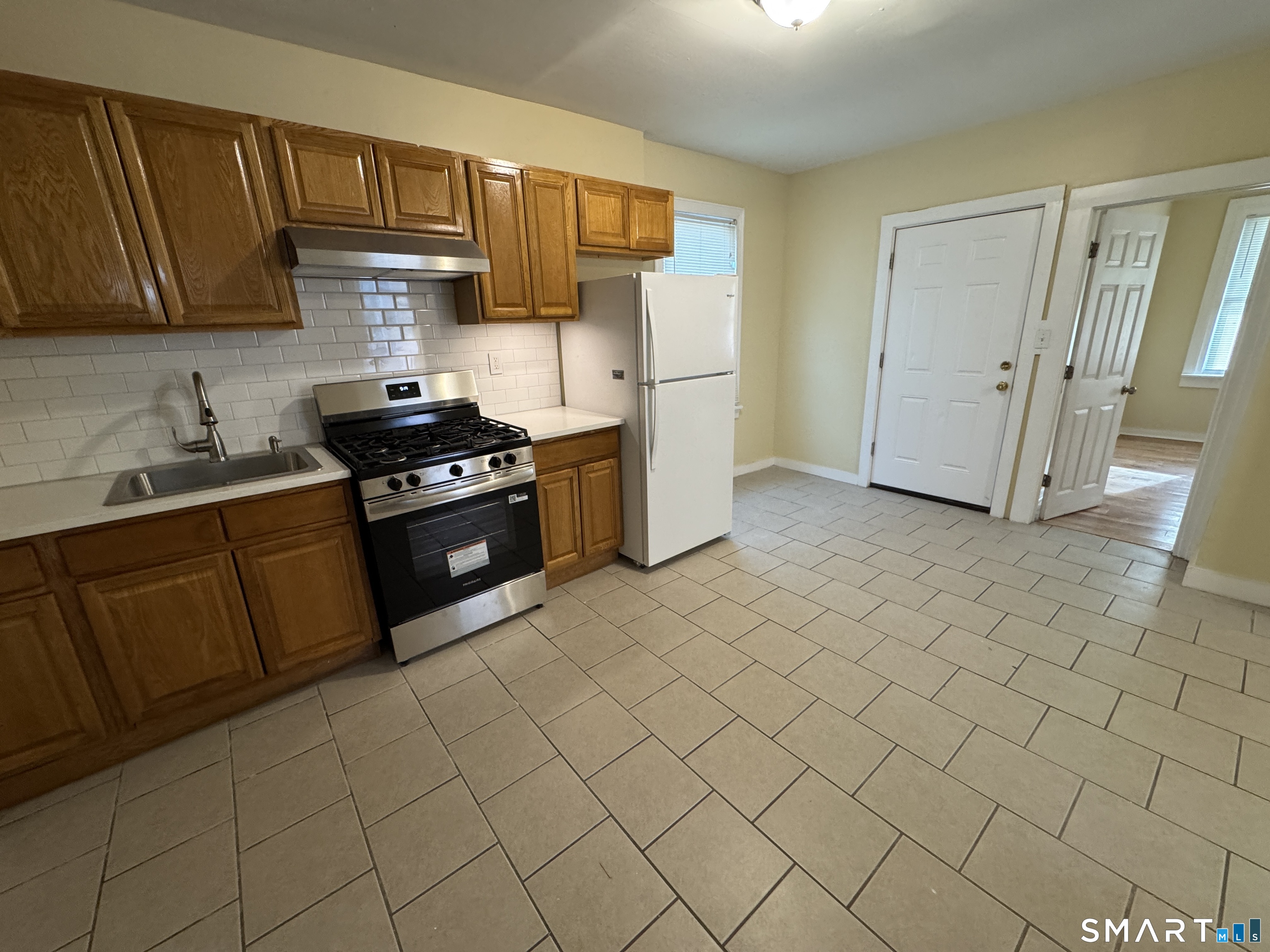 33 Stevens 1st Fl Street Property Photo 4