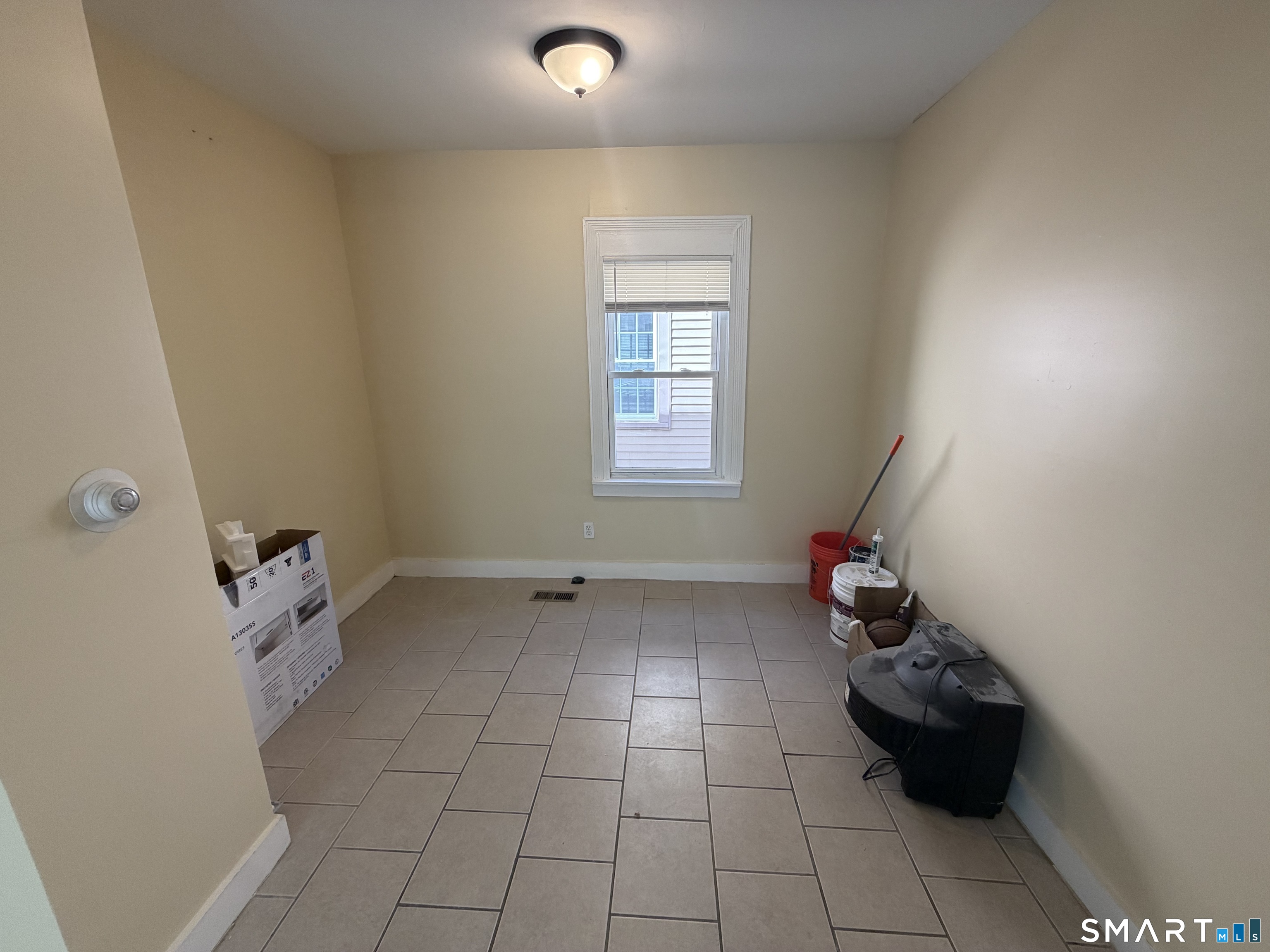 33 Stevens 1st Fl Street Property Photo 6