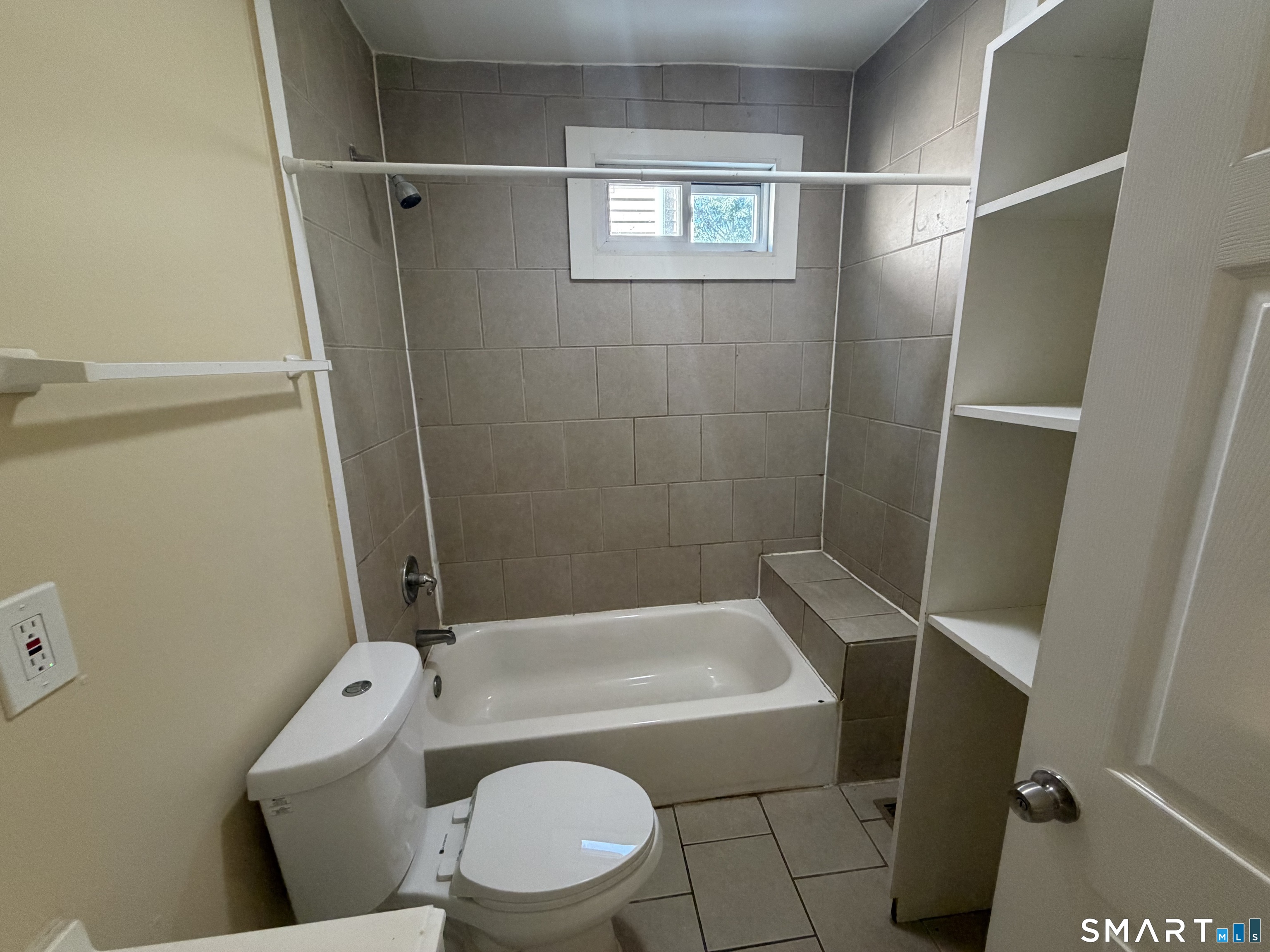 33 Stevens 1st Fl Street Property Photo 13