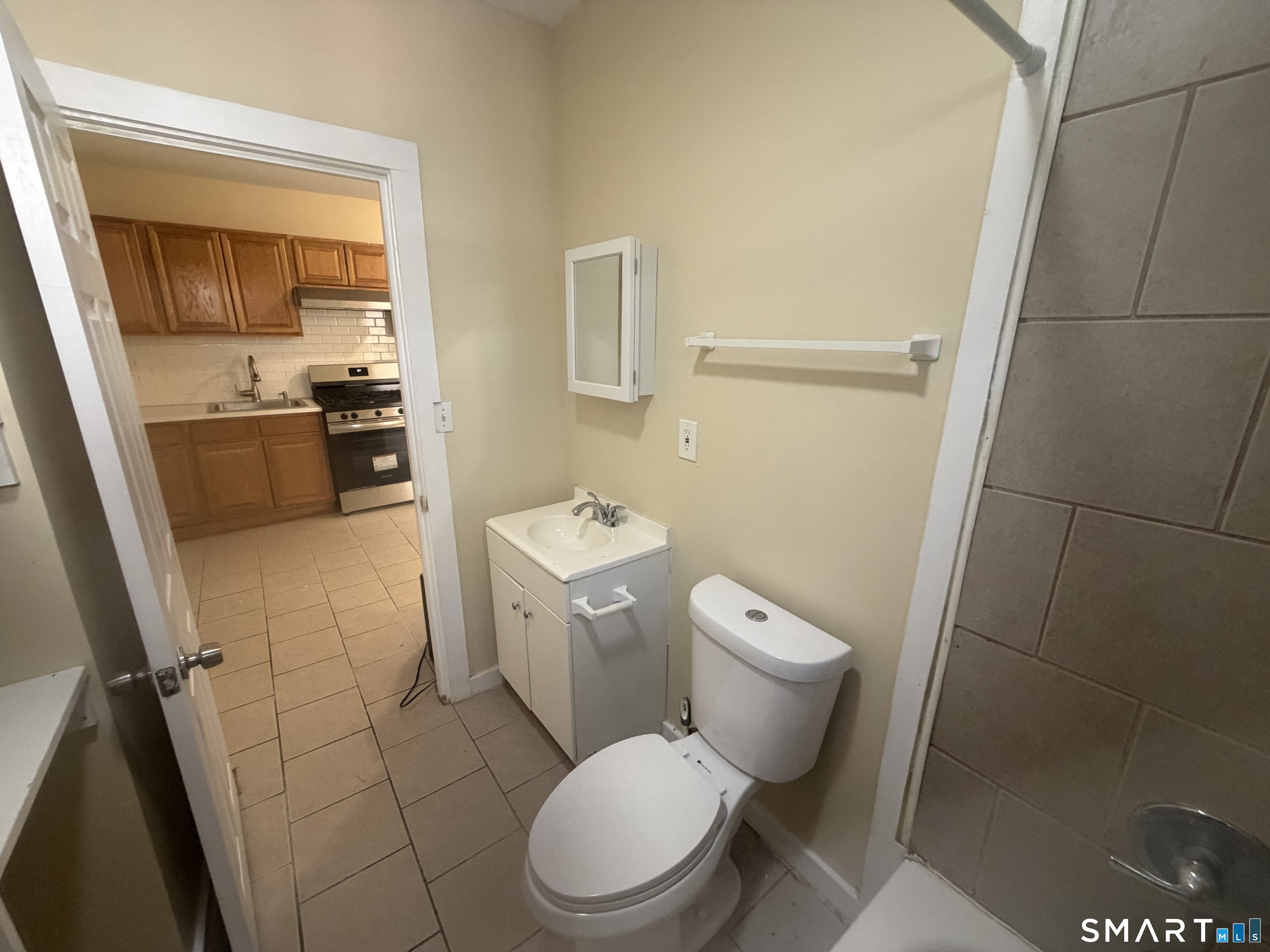 33 Stevens 1st Fl Street Property Photo 14