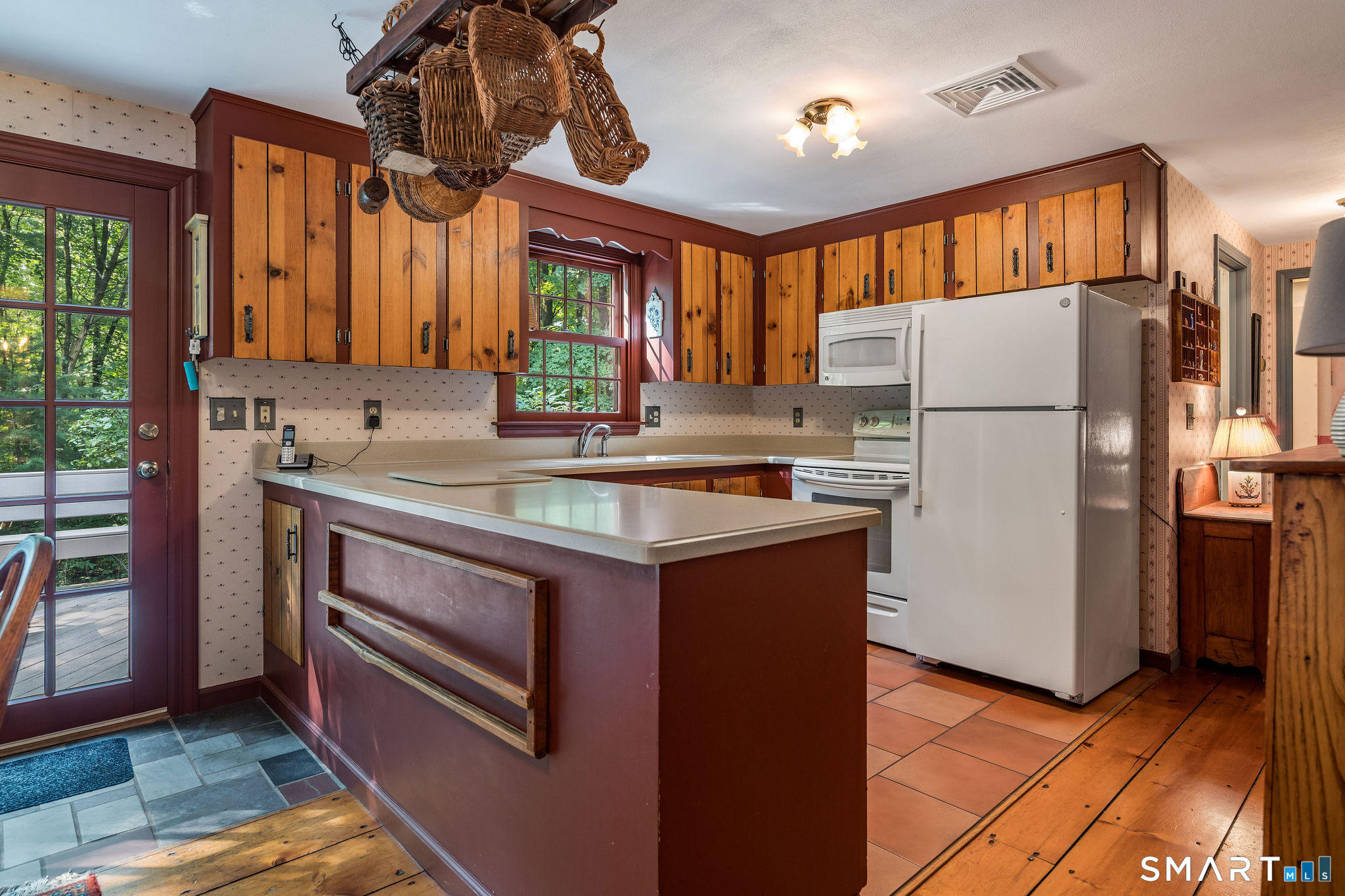 345 Nut Plains Road Property Photo 10