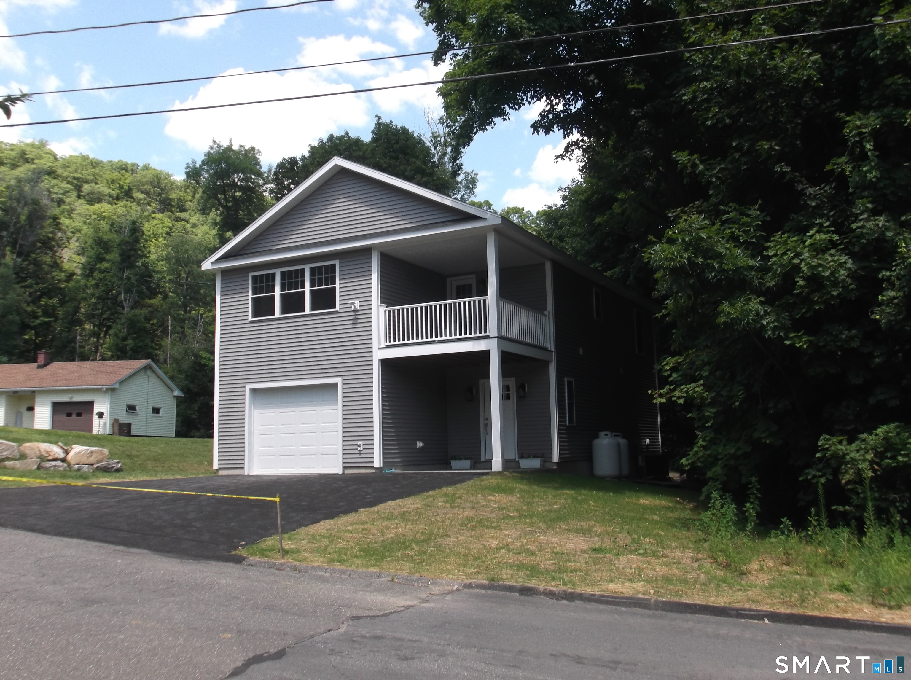 14 Bank Street Property Photo 3