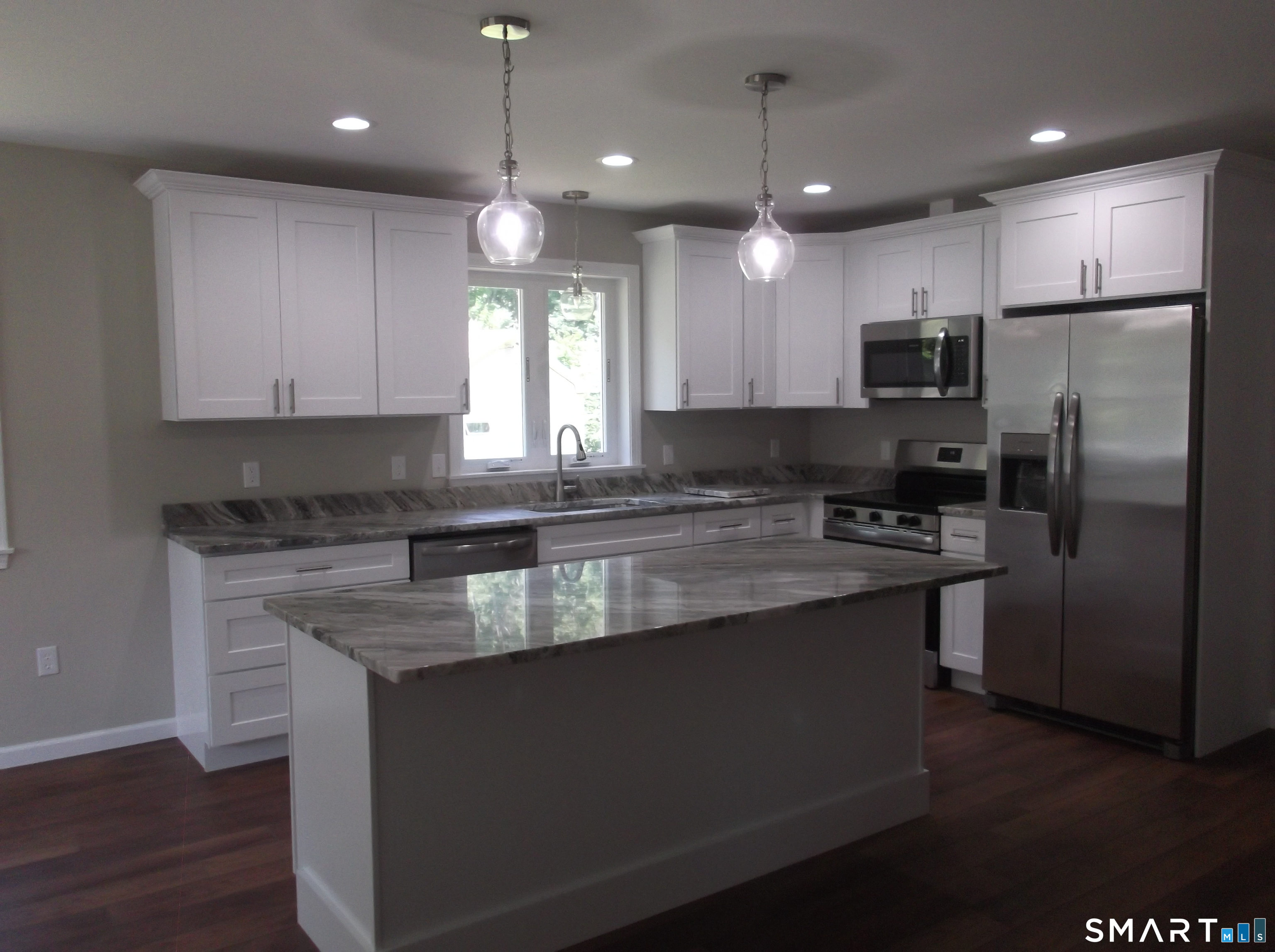 14 Bank Street Property Photo 7