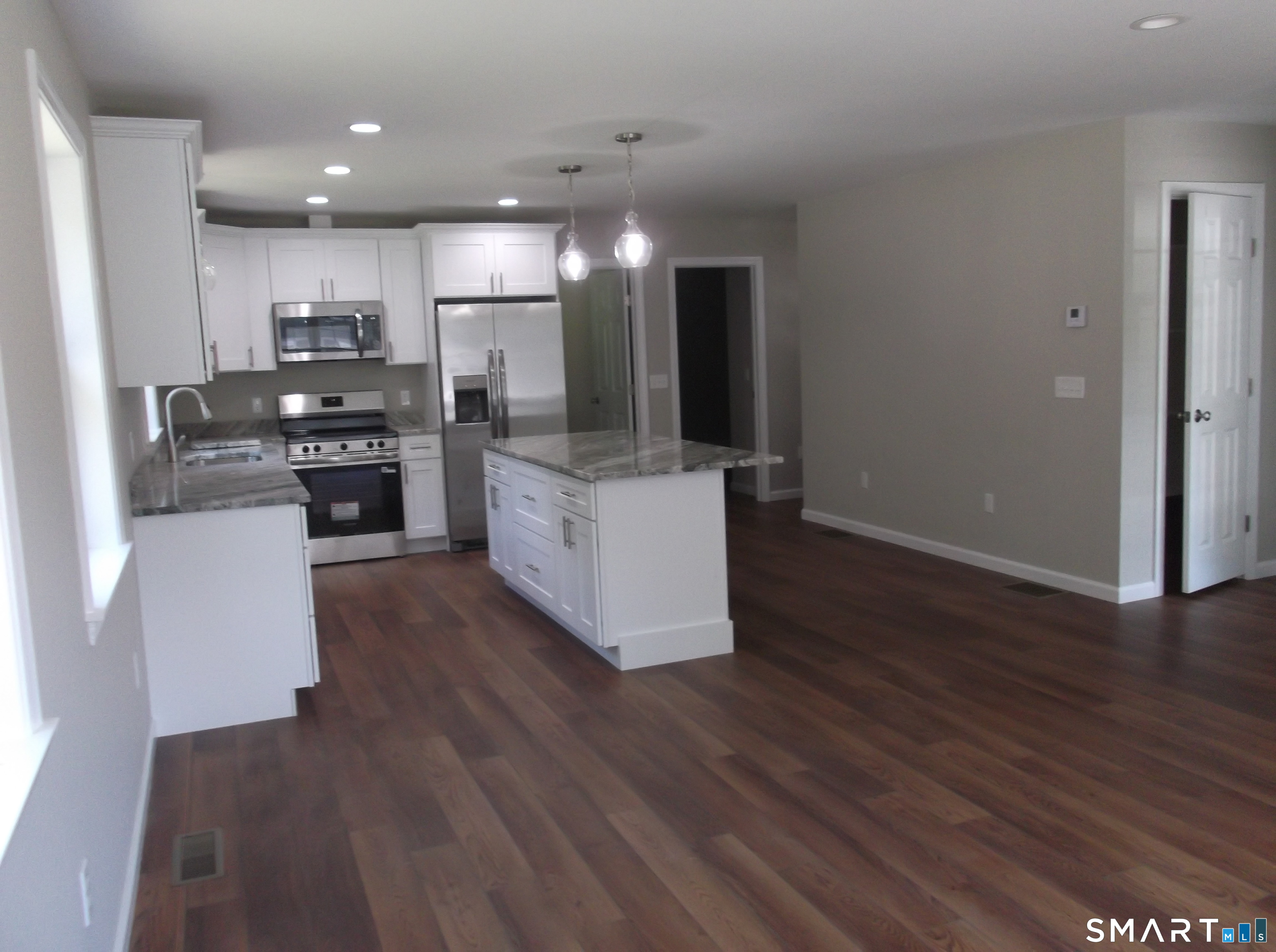 14 Bank Street Property Photo 9