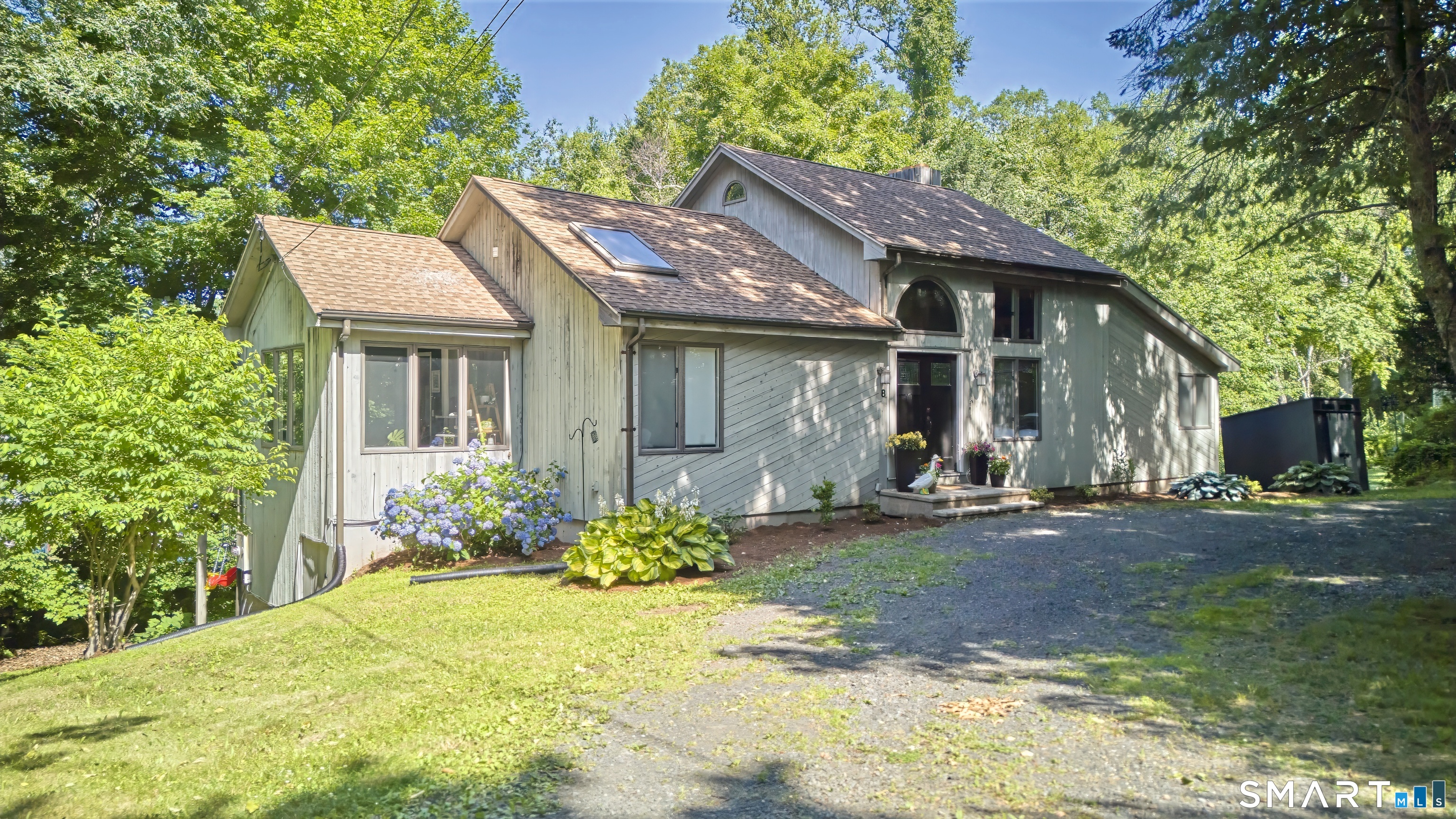 8 Mountain Trail Property Photo 1
