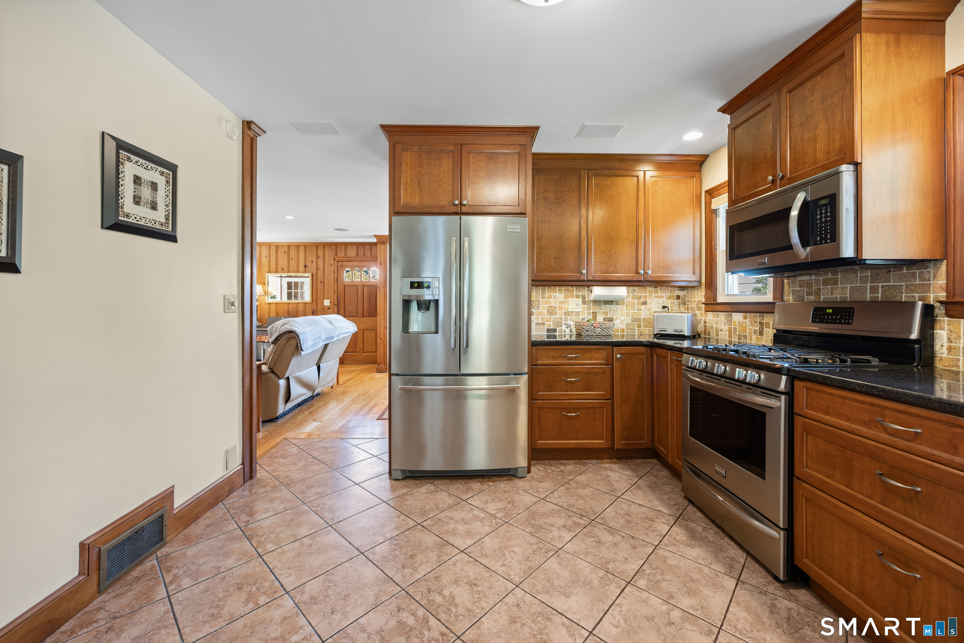 161 Upper State Street Property Photo 8
