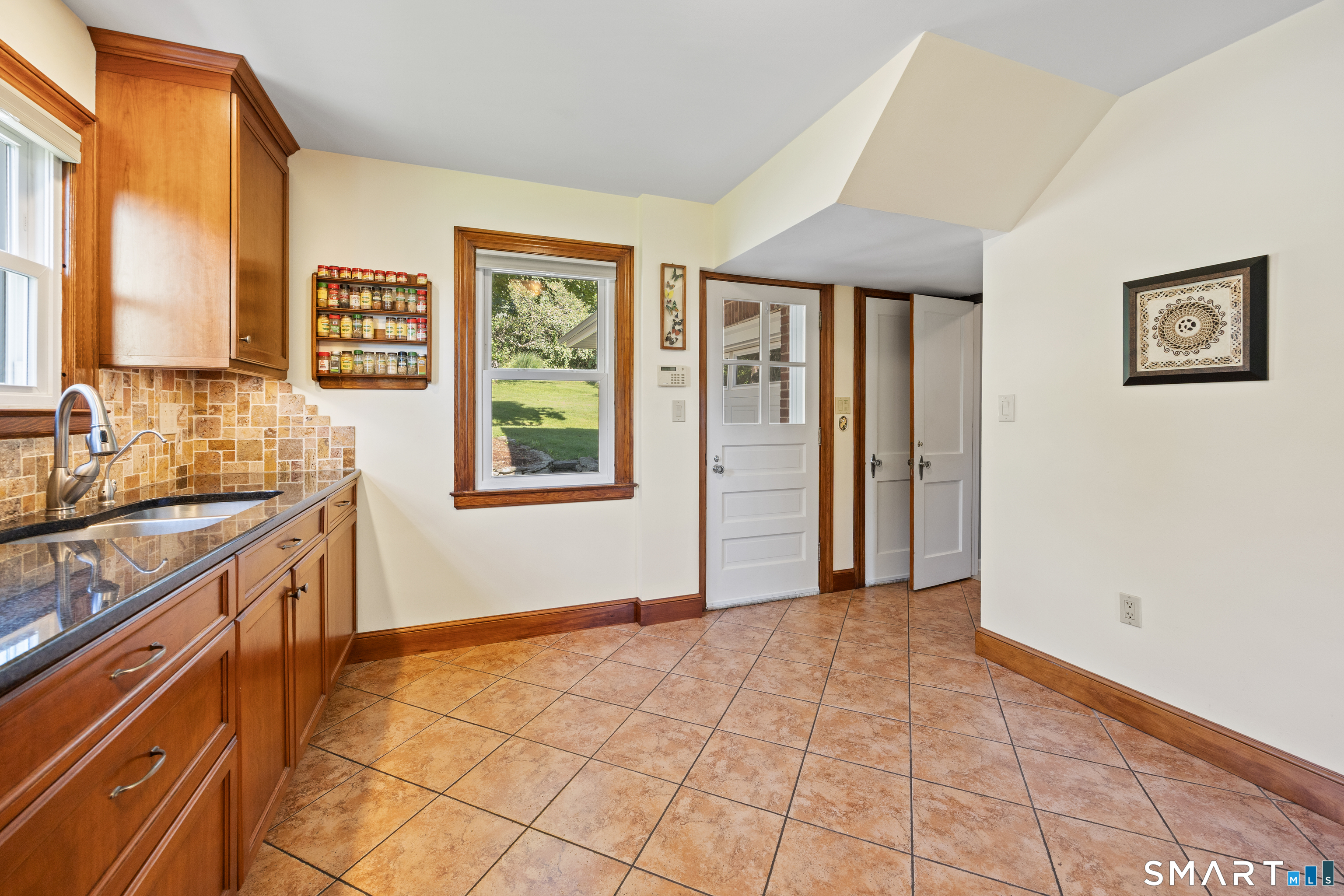 161 Upper State Street Property Photo 9