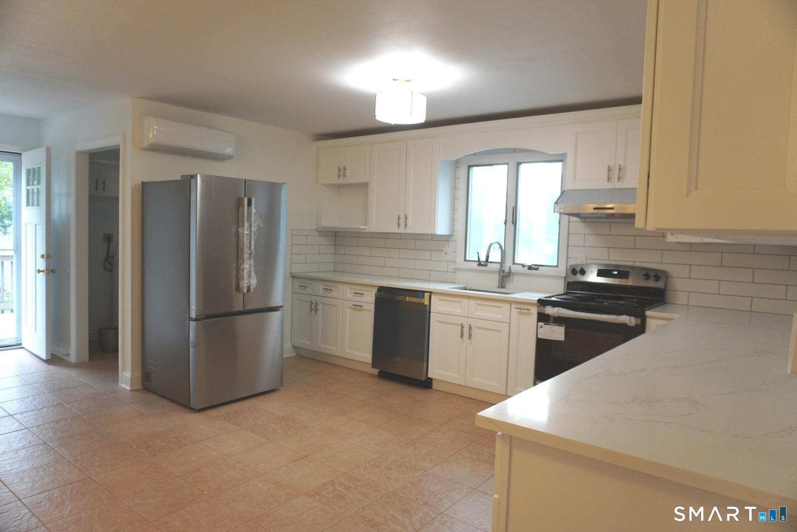 124 Harbor Drive Property Photo 9