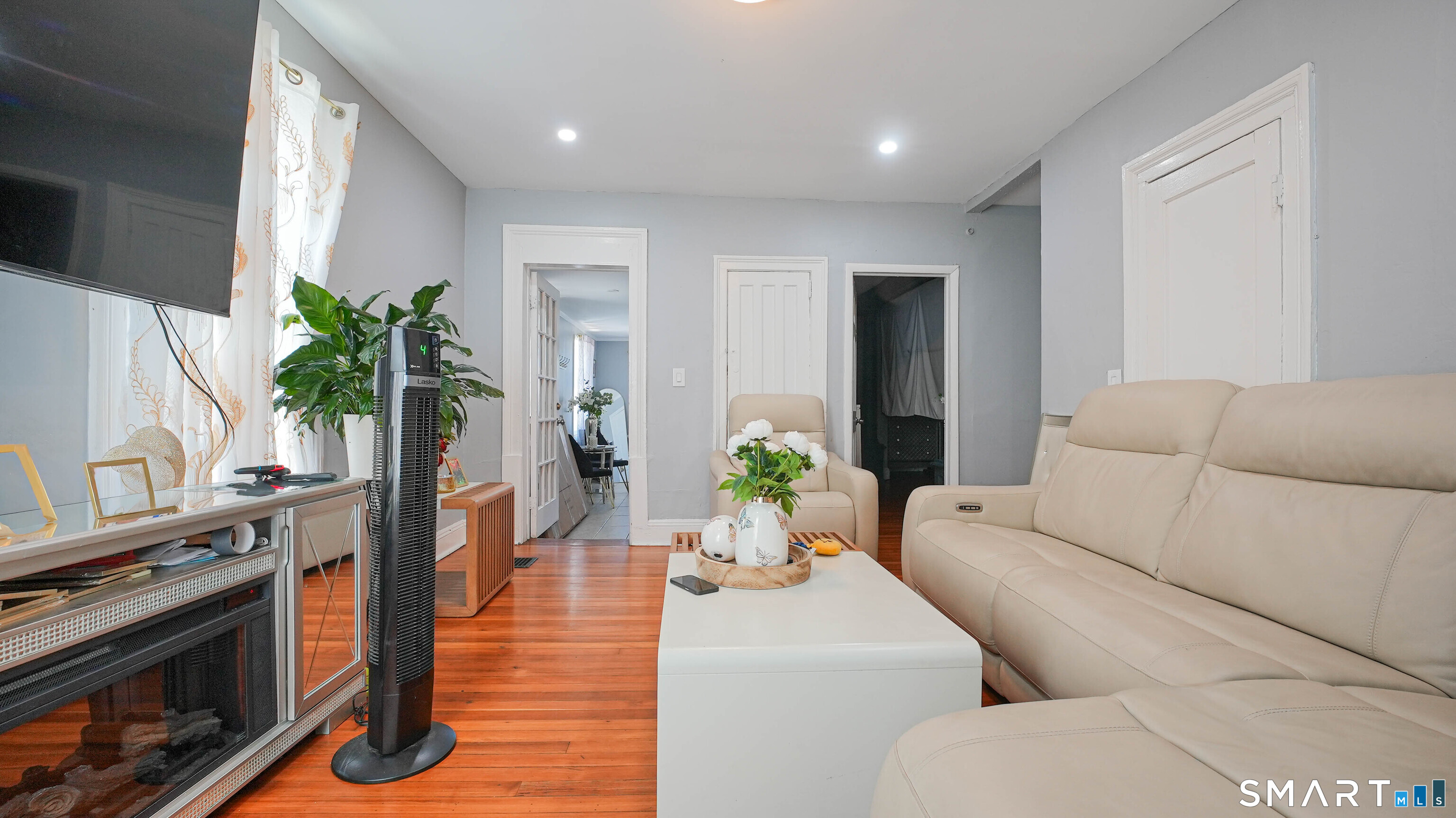 297 Laurel Avenue Property Photo 4