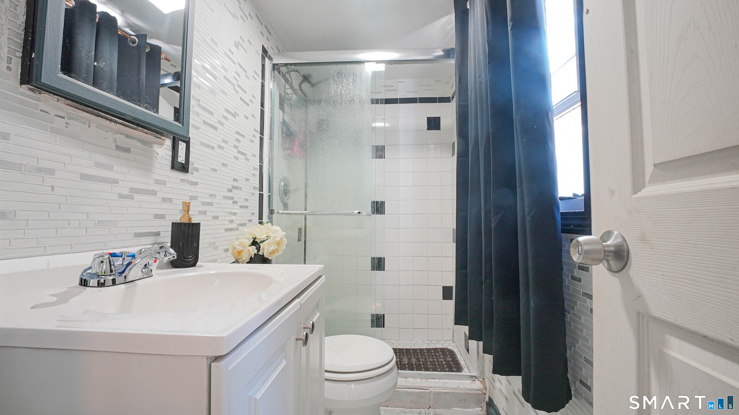 297 Laurel Avenue Property Photo 10