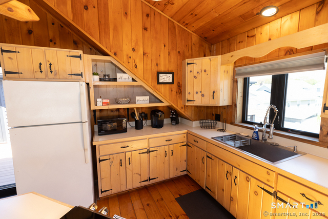 48b Swan Avenue Property Photo 11