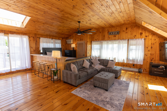 48b Swan Avenue Property Photo 21