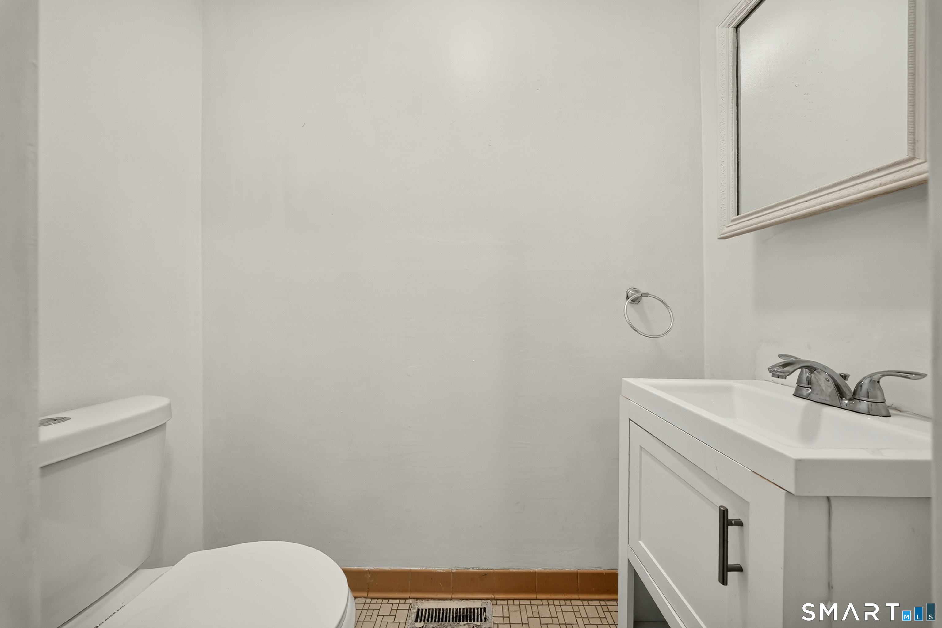 236 Edgemoor B Road Property Photo 9