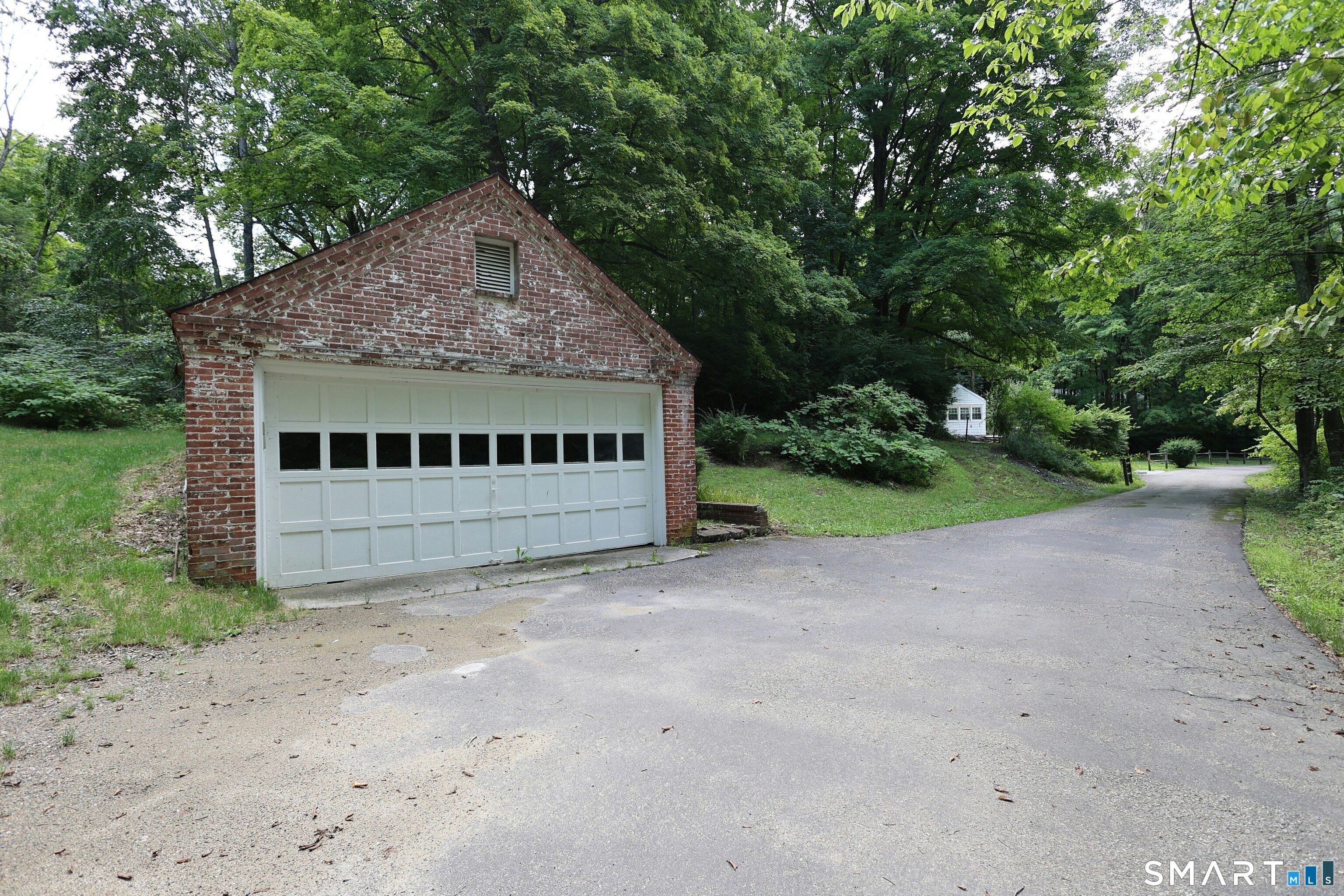 37 Peaceable Cottage Street Property Photo 5