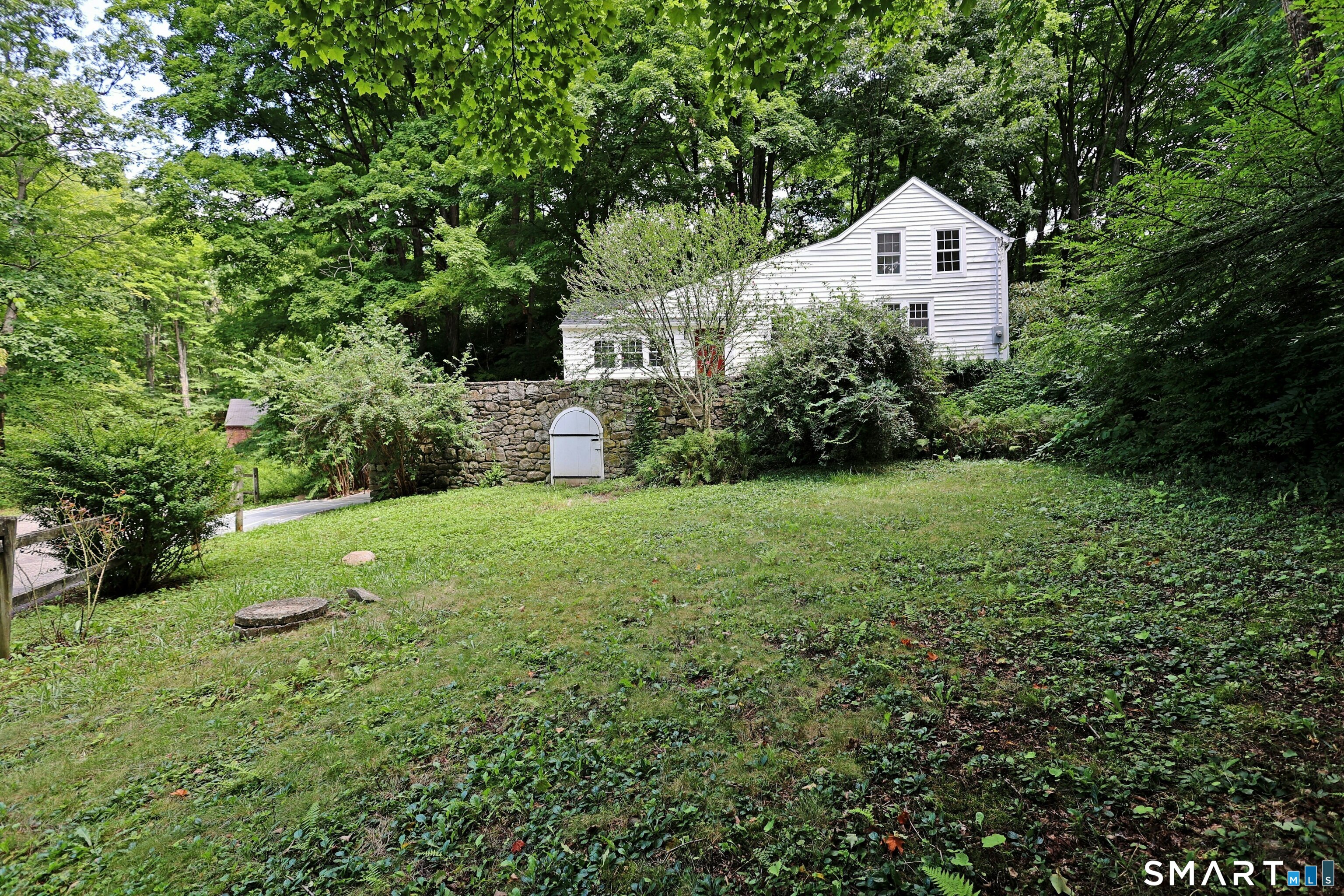 37 Peaceable Cottage Street Property Photo 6