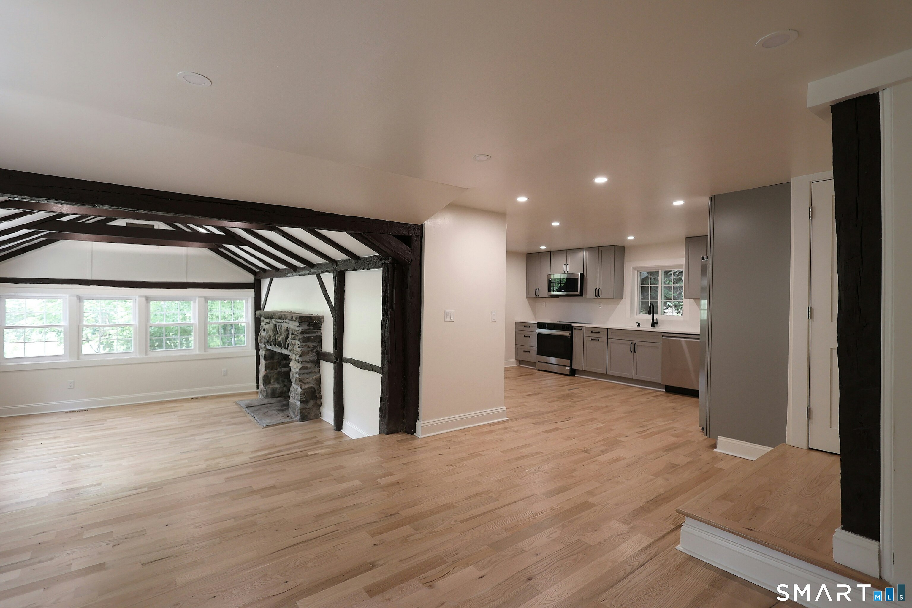 37 Peaceable Cottage Street Property Photo 8