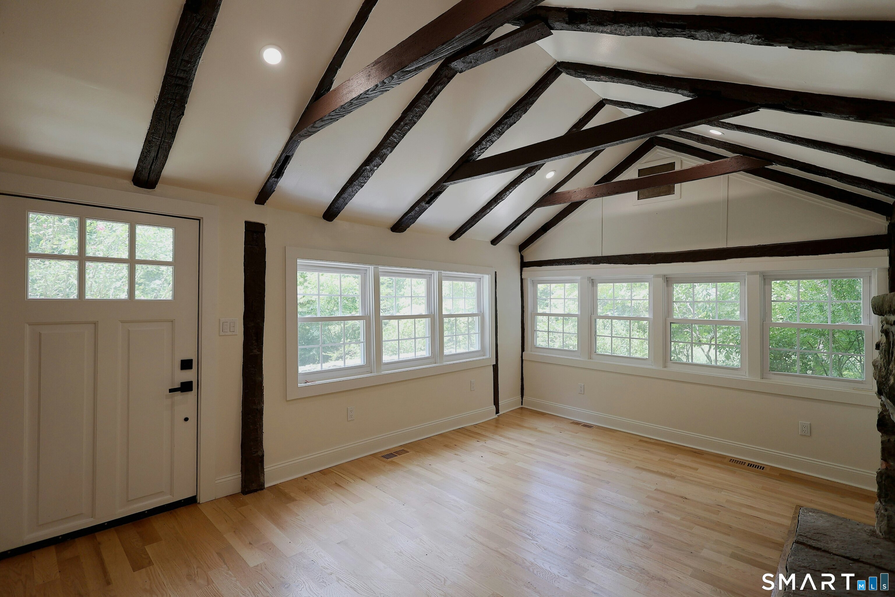 37 Peaceable Cottage Street Property Photo 10