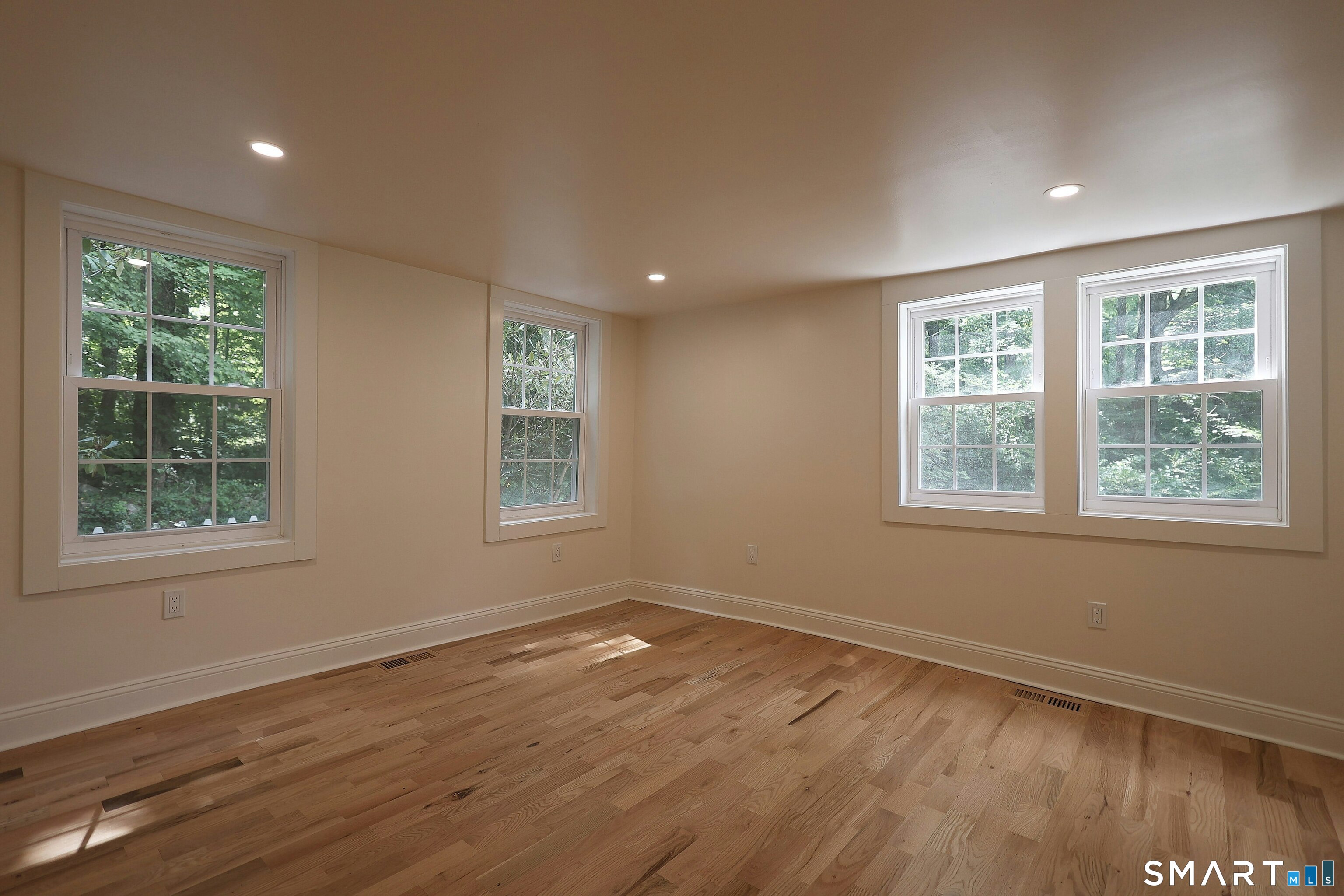 37 Peaceable Cottage Street Property Photo 23