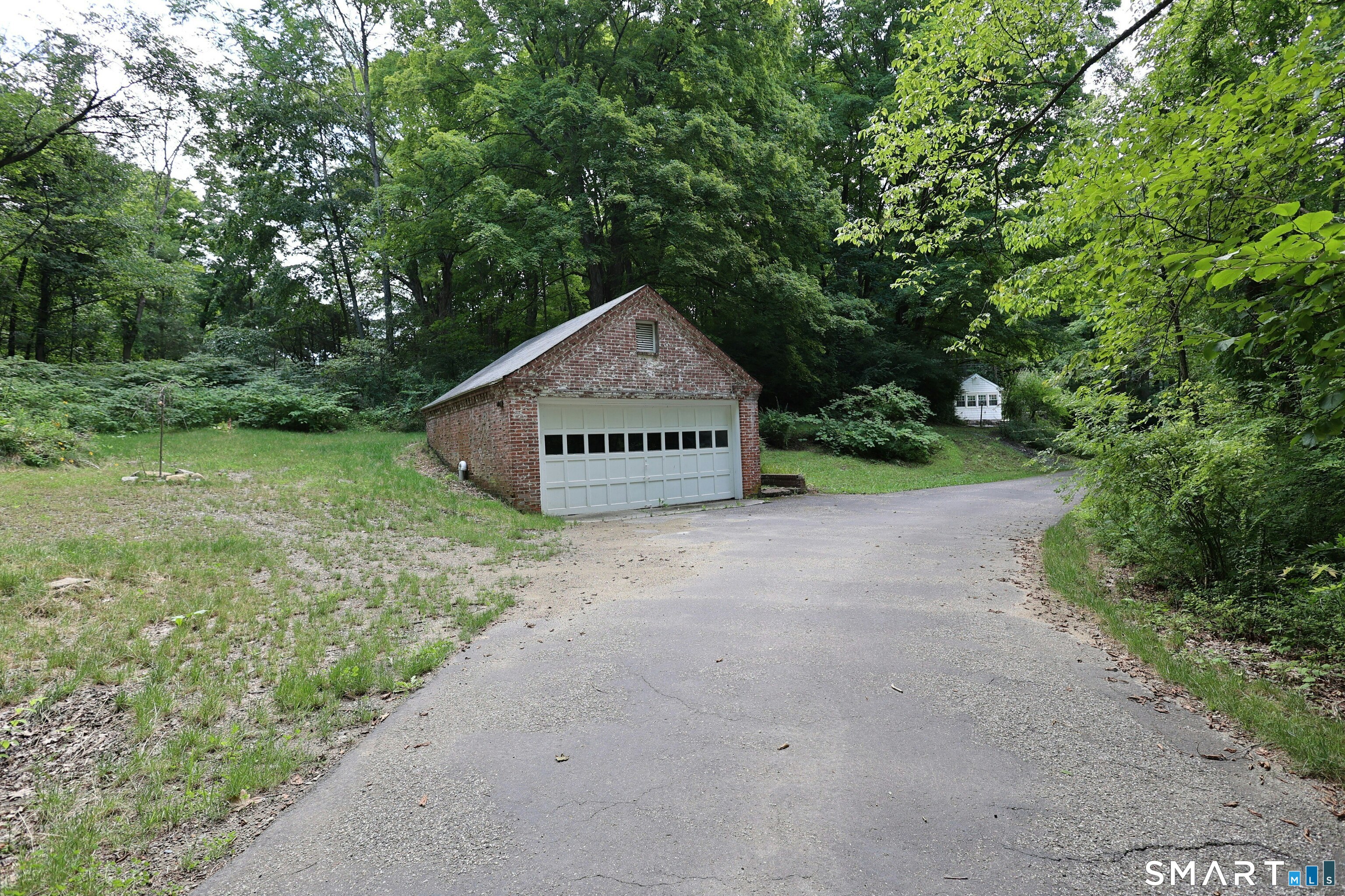 37 Peaceable Cottage Street Property Photo 40