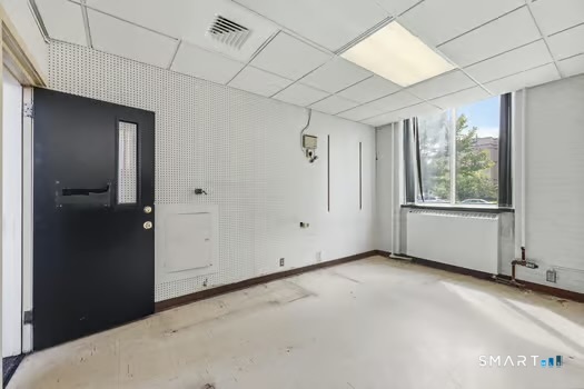 650 Franklin Avenue Property Photo 24
