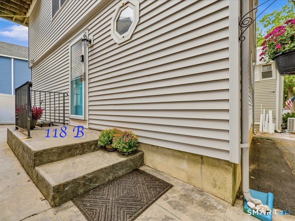 118-b Limewood Avenue Property Photo 5