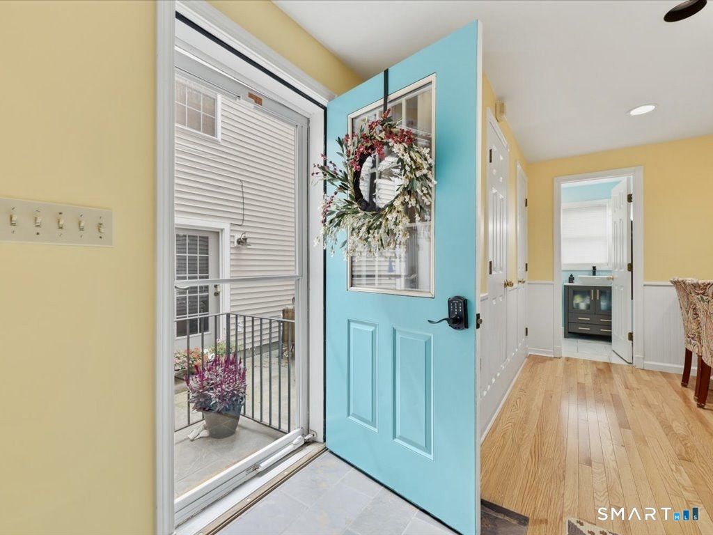 118-b Limewood Avenue Property Photo 6