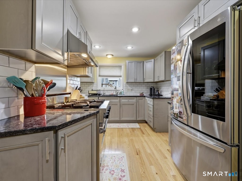 118-b Limewood Avenue Property Photo 7