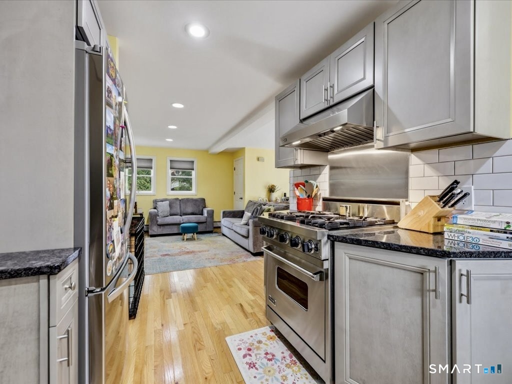 118-b Limewood Avenue Property Photo 8