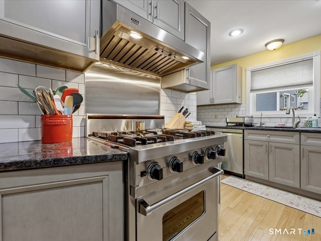 118-b Limewood Avenue Property Photo 9