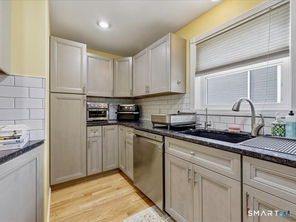 118-b Limewood Avenue Property Photo 10
