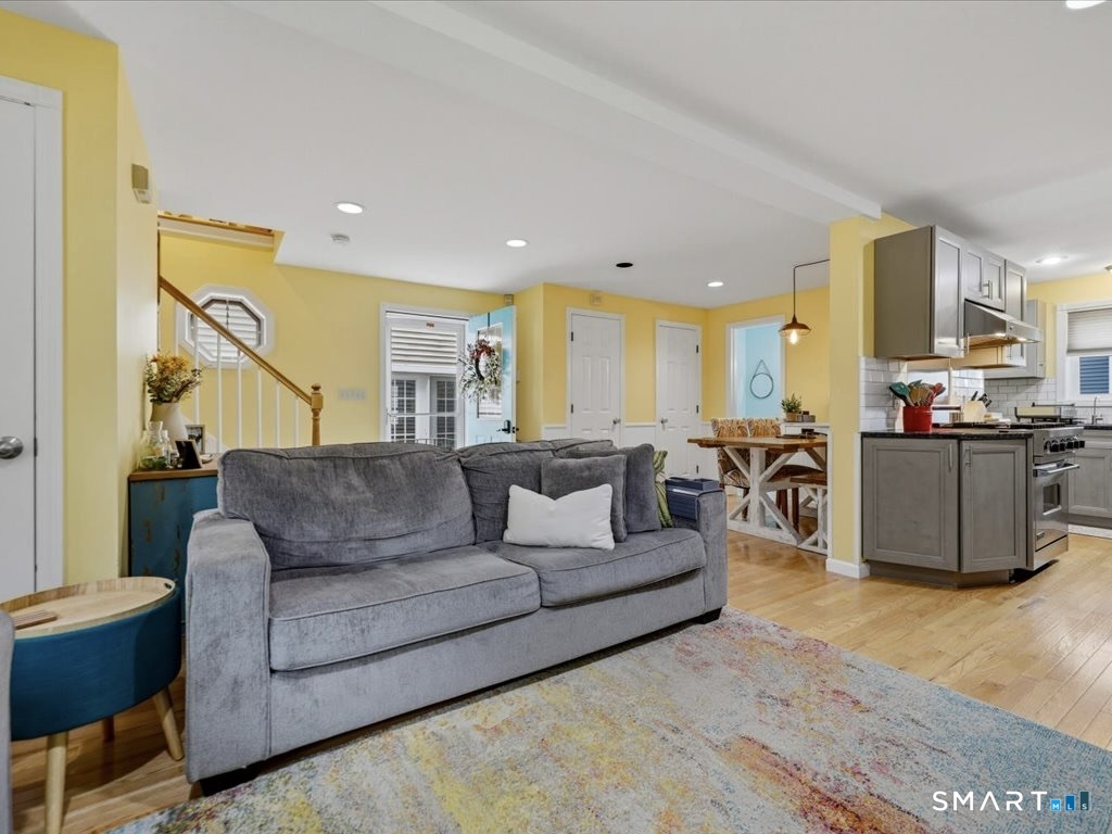 118-b Limewood Avenue Property Photo 13